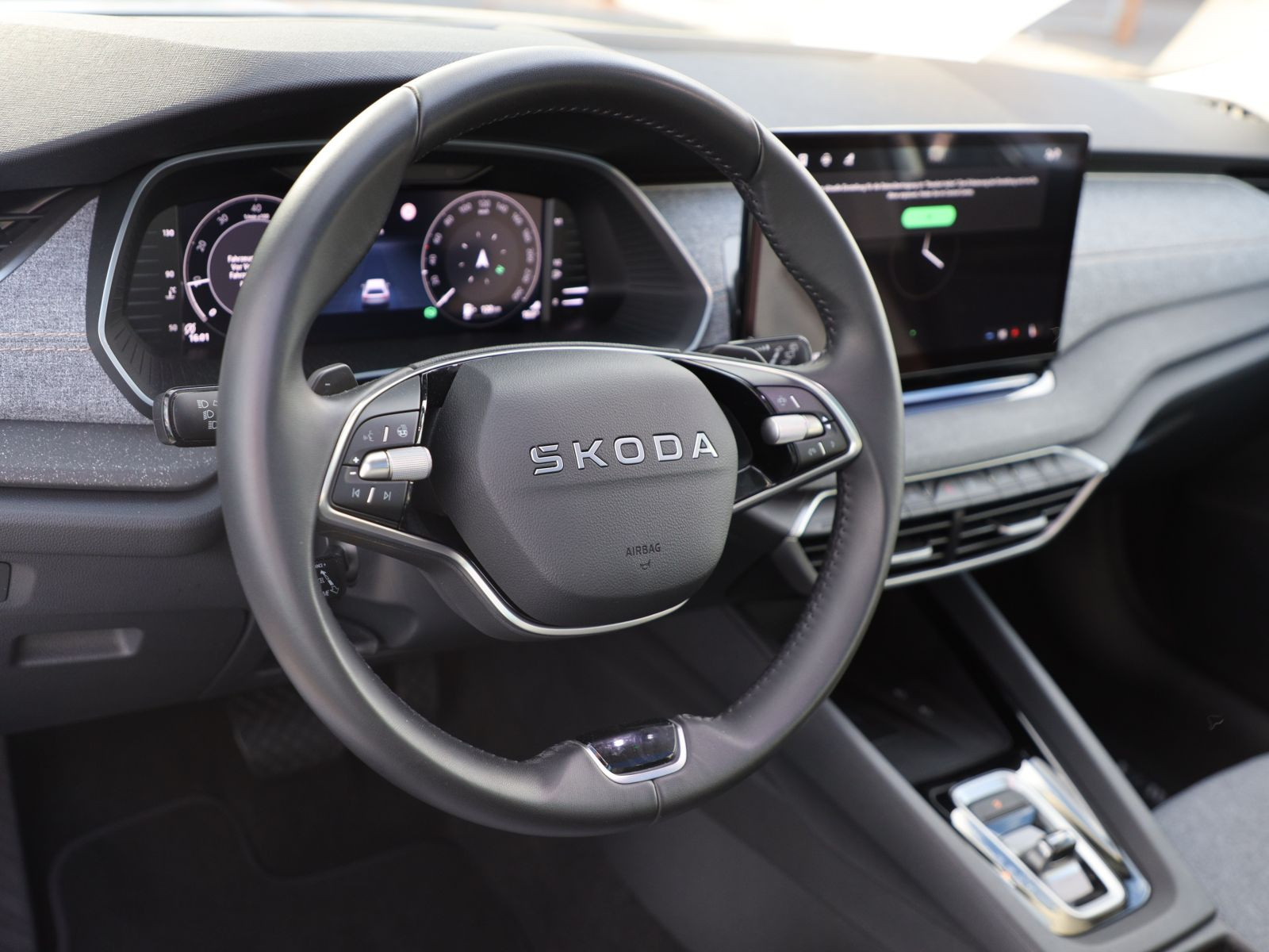 Skoda Octavia Combi Tour 2.0TDI 110kW  DSG Navi AHK Panorama
