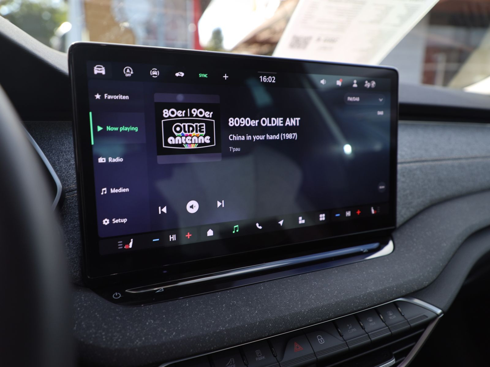Skoda Octavia Combi Tour 2.0TDI 110kW  DSG Navi AHK Panorama