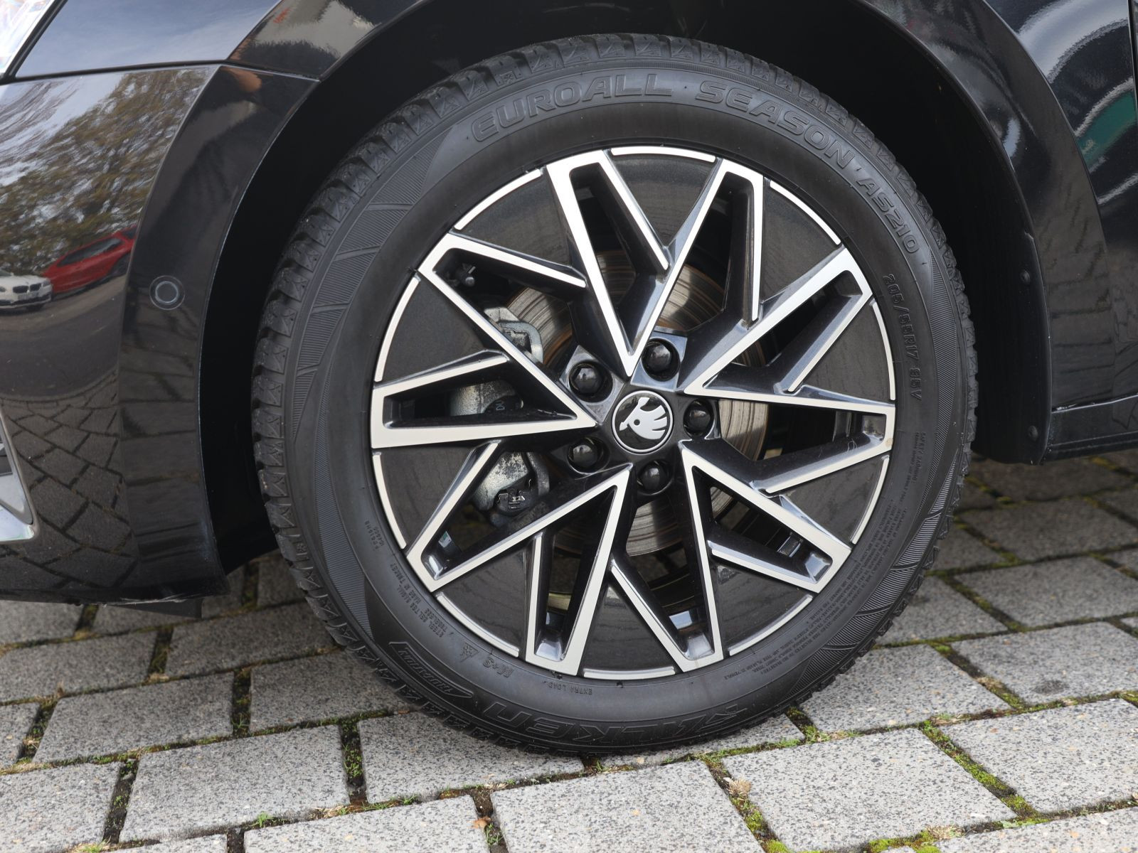 Skoda Octavia Combi Tour 2.0TDI 110kW DSG Navi ACC