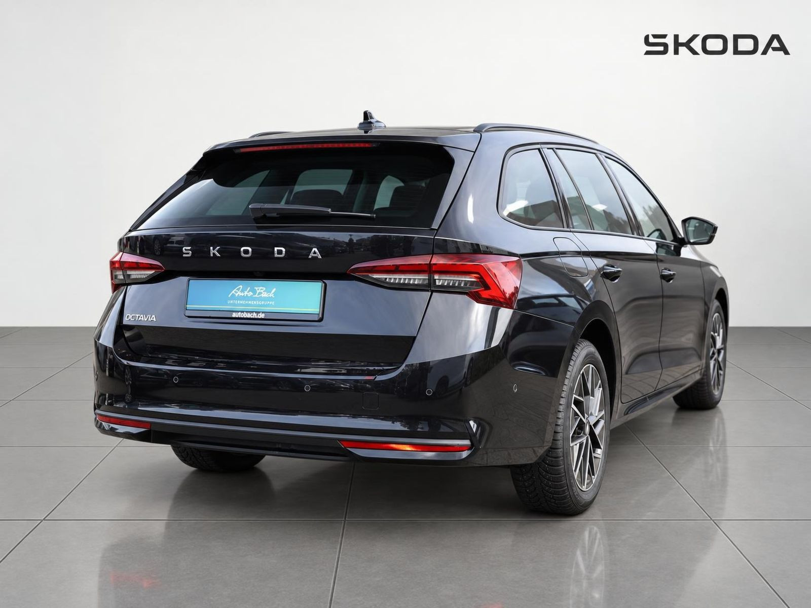 Skoda Octavia Combi Tour 2.0TDI 110kW DSG Navi ACC