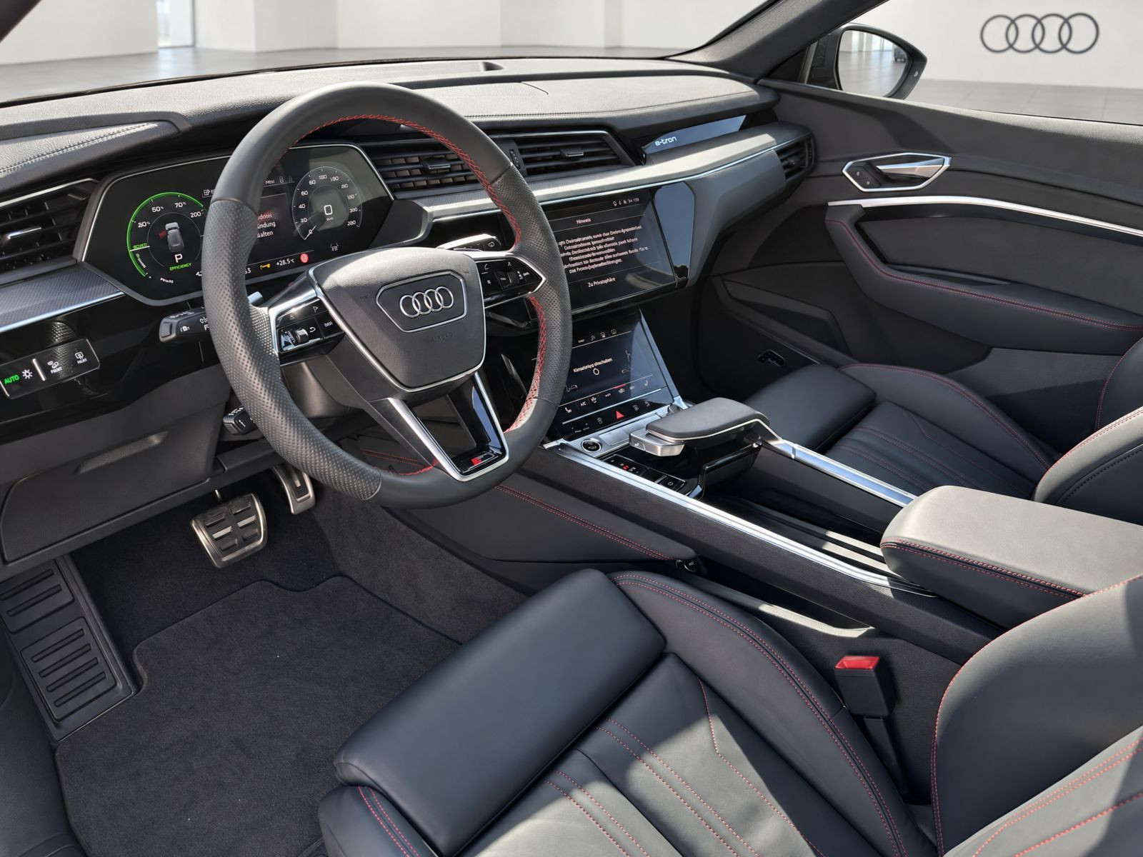 Audi Q8 e-tron S line 50 Matrix Standklima Luftfederung HuD AHK