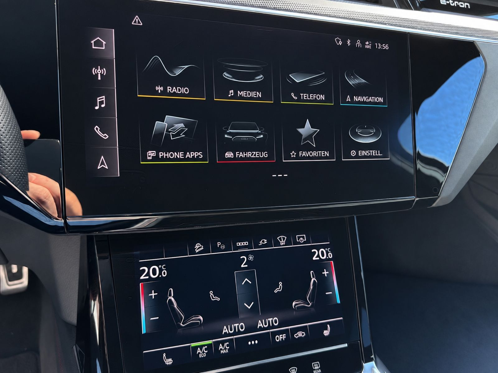 Audi Q8 e-tron S line 50 Matrix Standklima Luftfederung HuD AHK