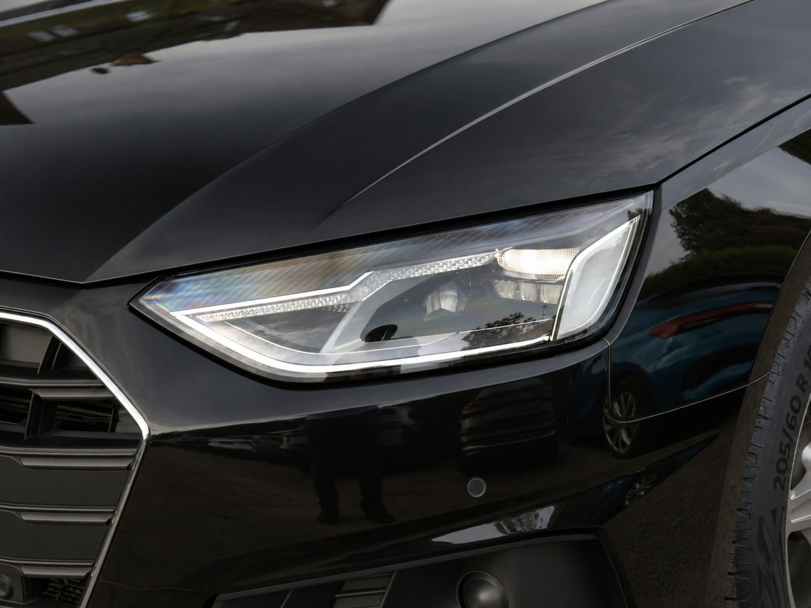 Audi A4 Avant 30TDI Stronic Navi LED ACC EPH AHK
