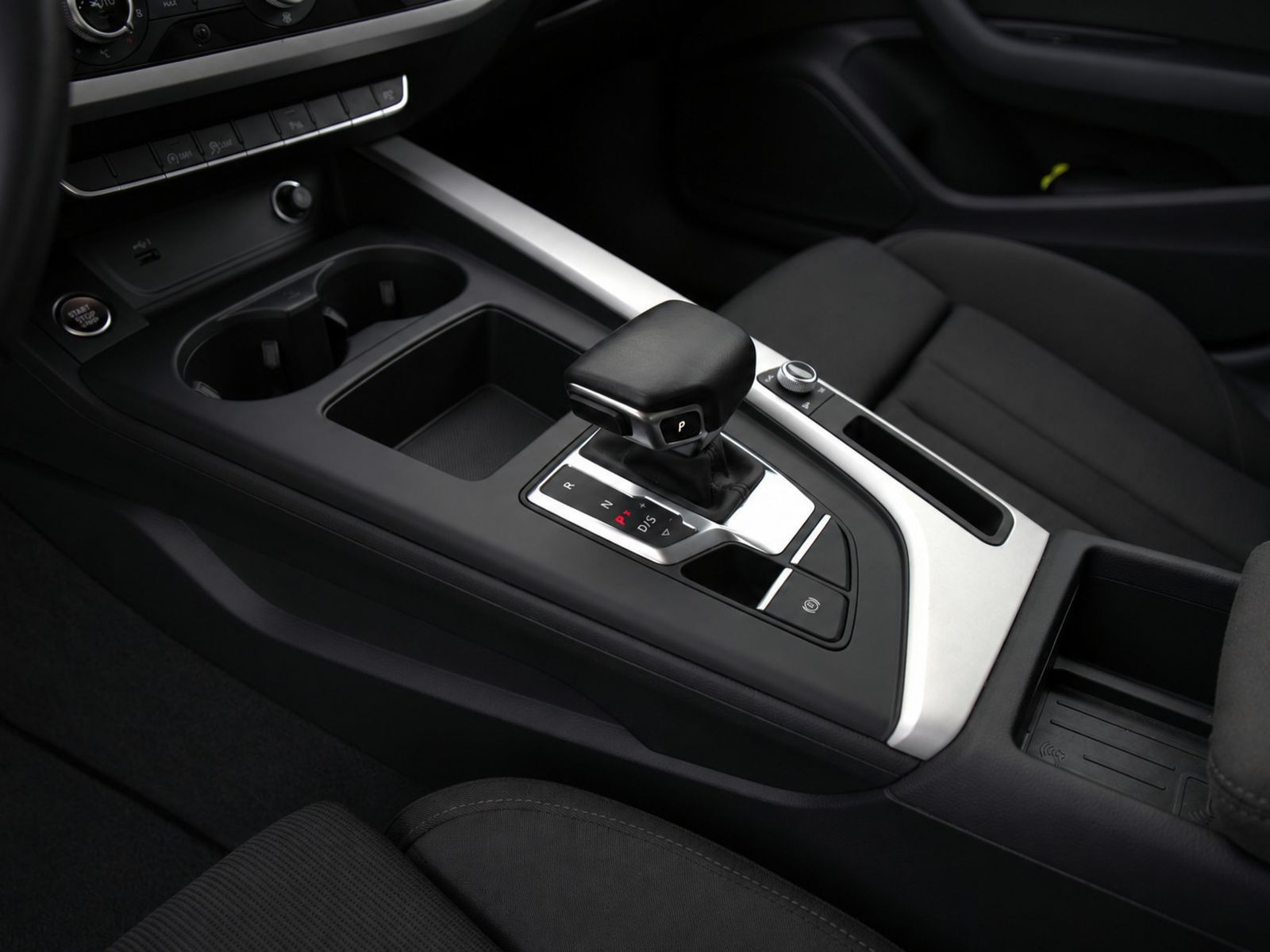 Audi A4 Avant 30TDI Stronic Navi LED ACC EPH AHK