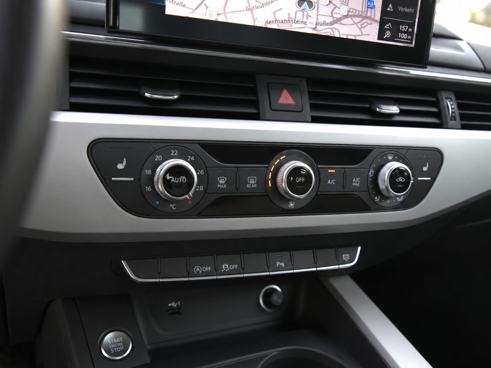 Audi A4 Avant 30TDI Stronic Navi LED ACC EPH AHK