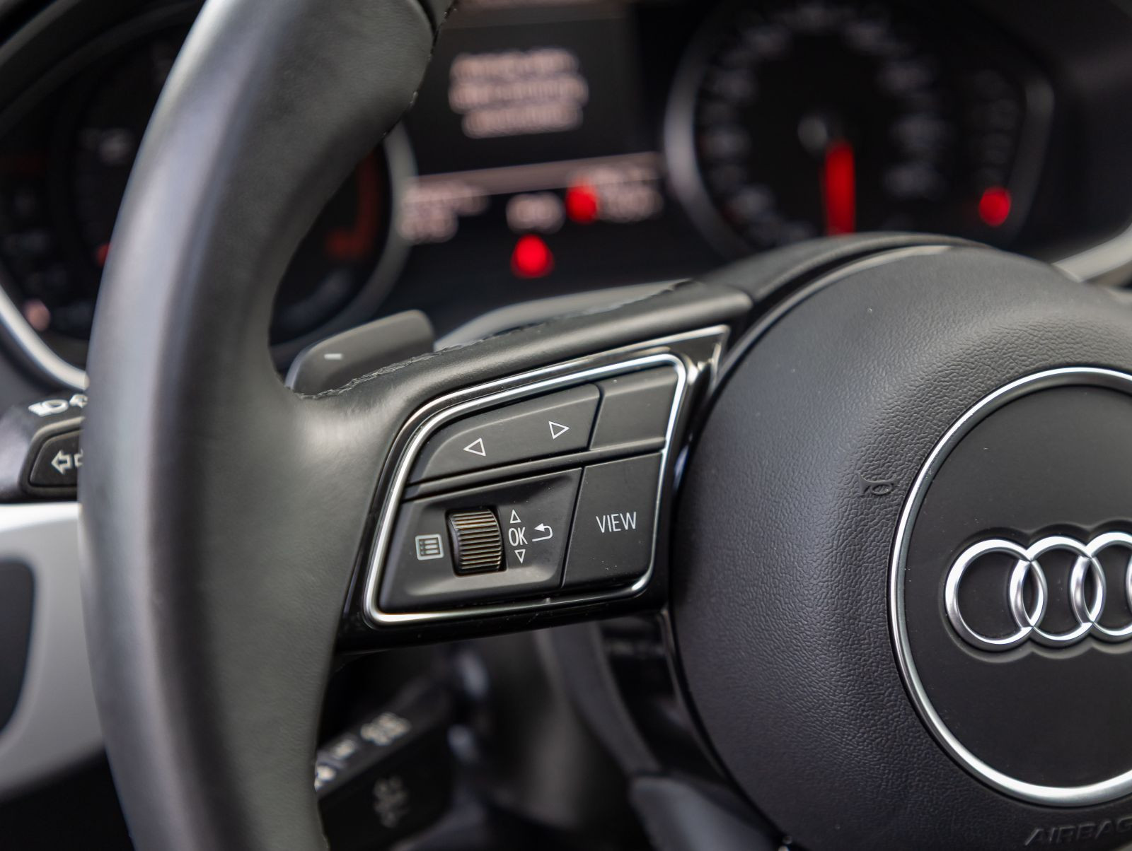 Audi A4 Avant S line 35TDI Stronic Navi LED GRA EPH