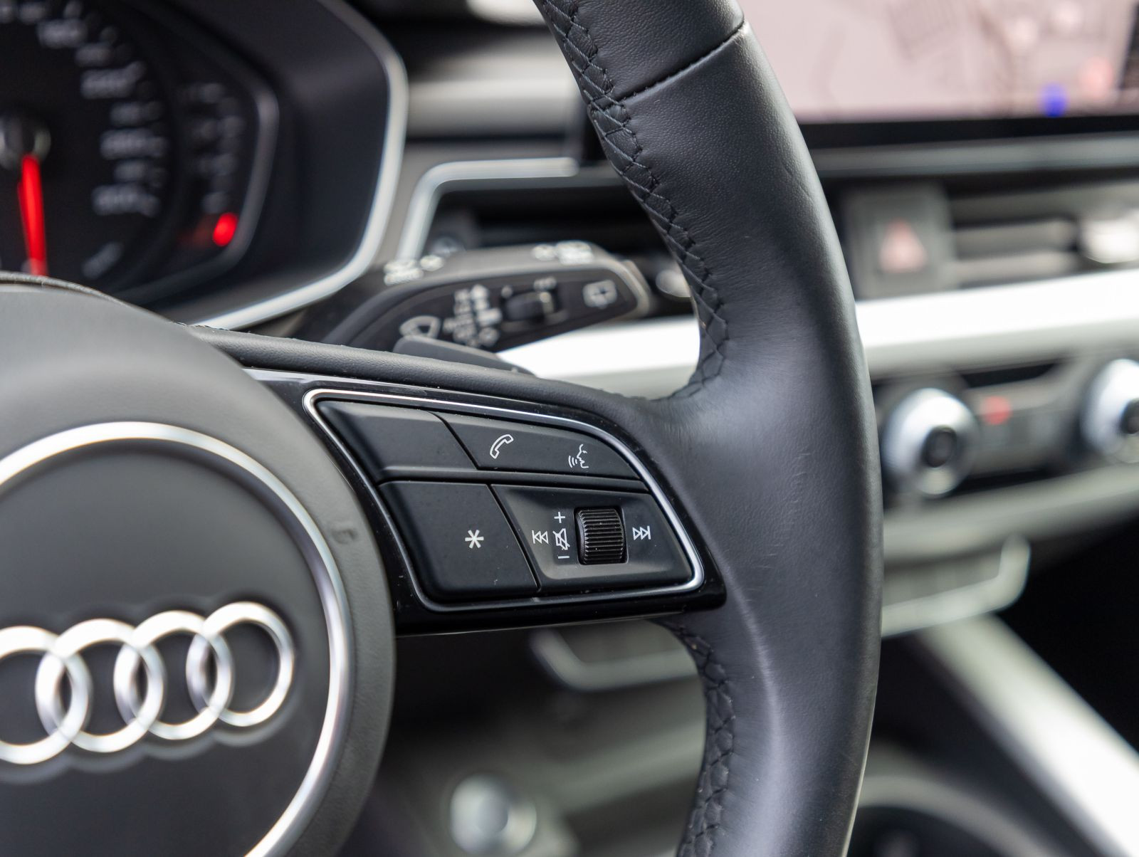 Audi A4 Avant S line 35TDI Stronic Navi LED GRA EPH