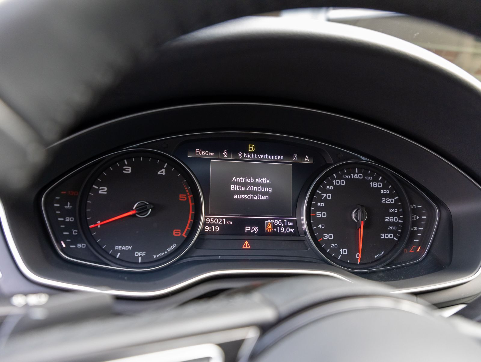 Audi A4 Avant S line 35TDI Stronic Navi LED GRA EPH
