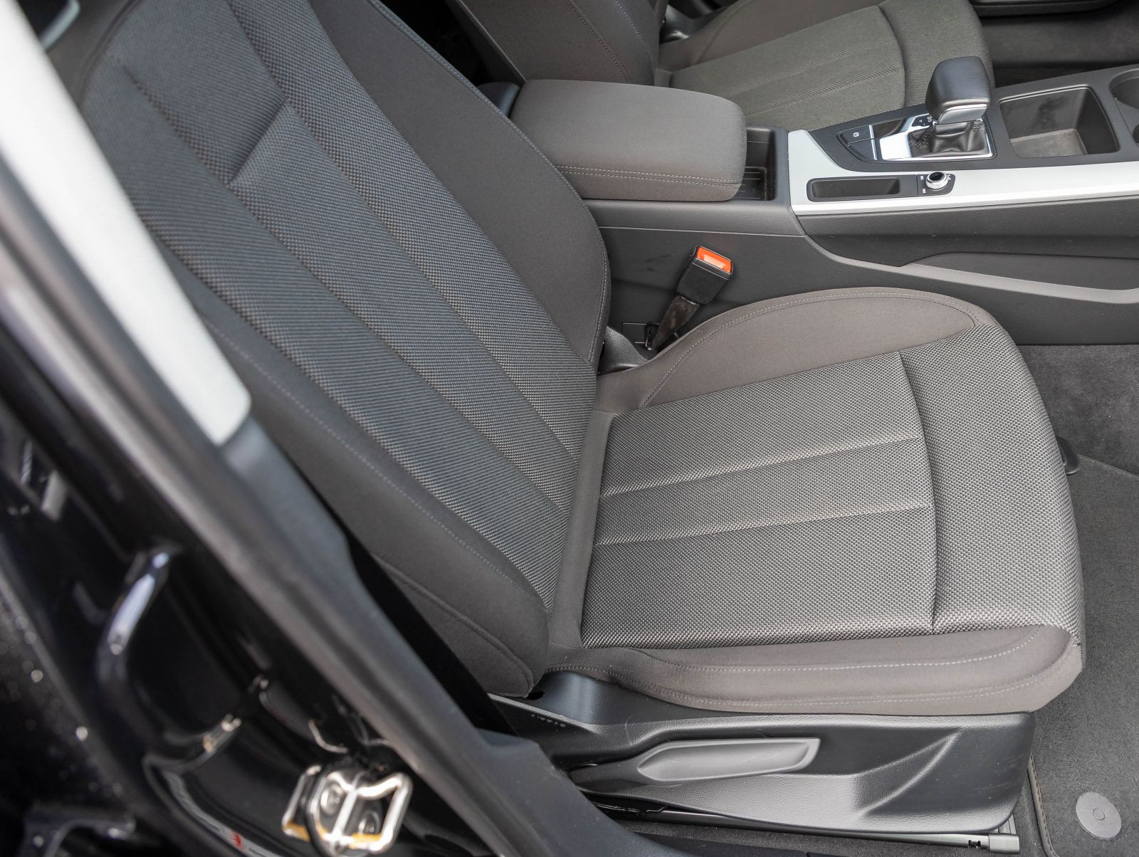 Audi A4 Avant S line 35TDI Stronic Navi LED GRA EPH