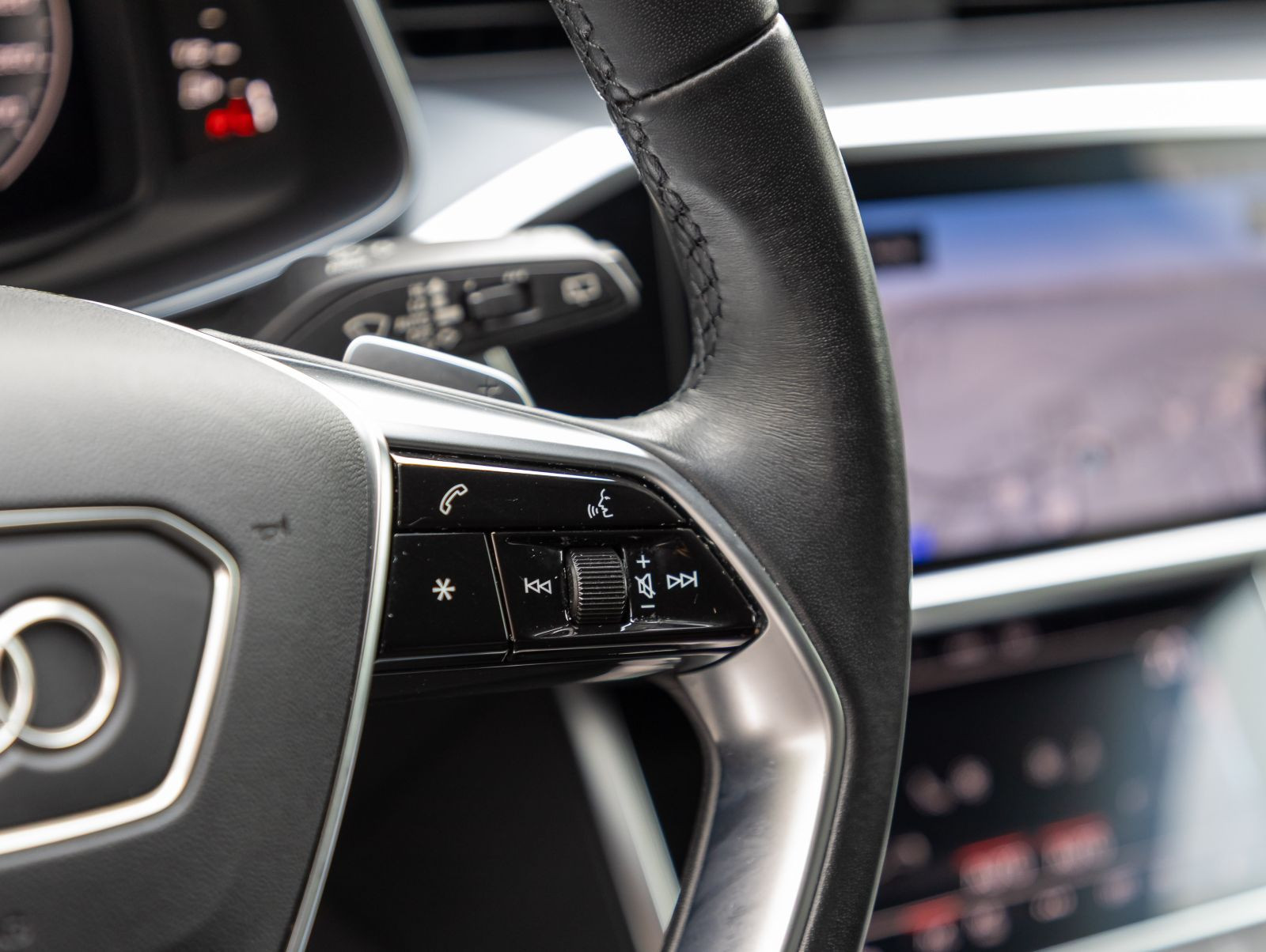 Audi A6 Avant S line 45TFSI Stronic Navi LED ACC AHK