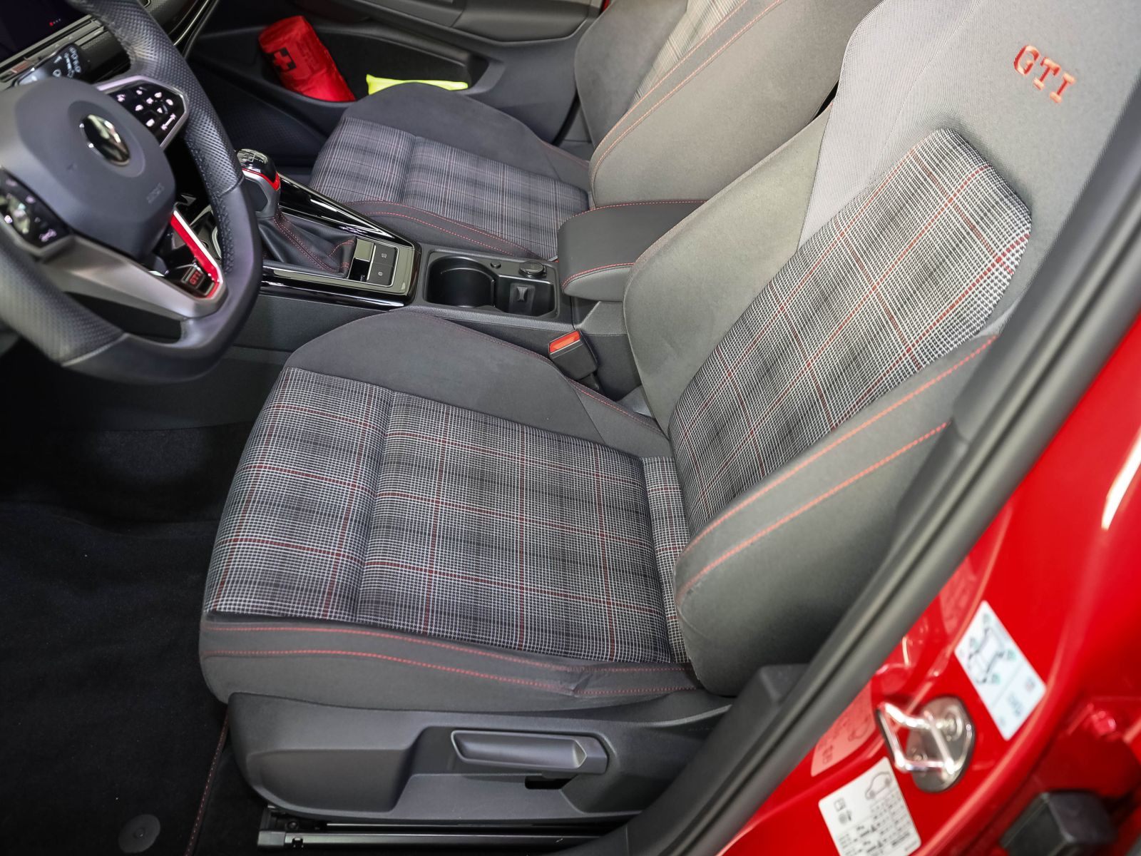 Volkswagen Golf VIII GTI 2.0TSI Navi LED Standhzg Panorama AHK