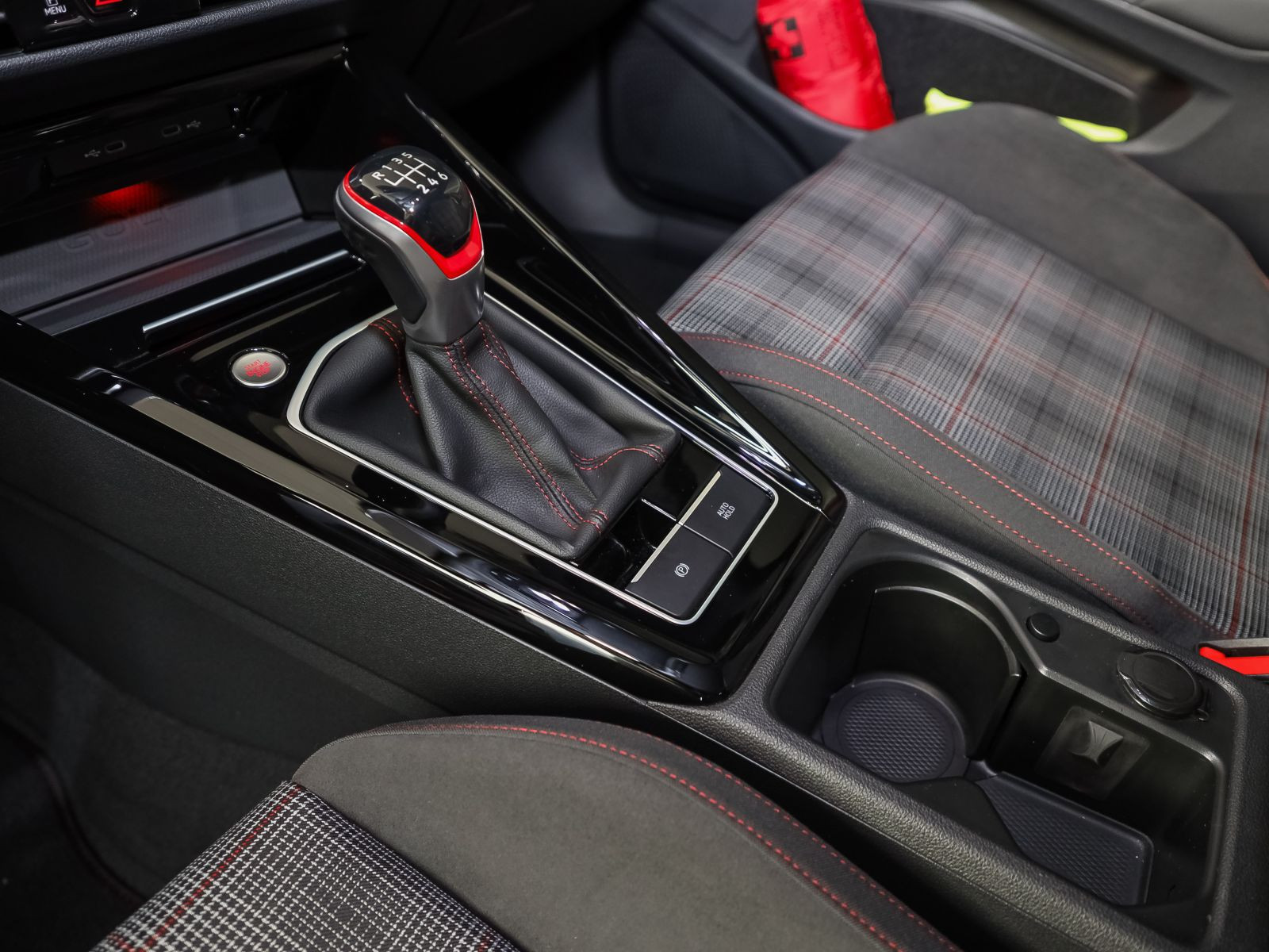Volkswagen Golf VIII GTI 2.0TSI Navi LED Standhzg Panorama AHK