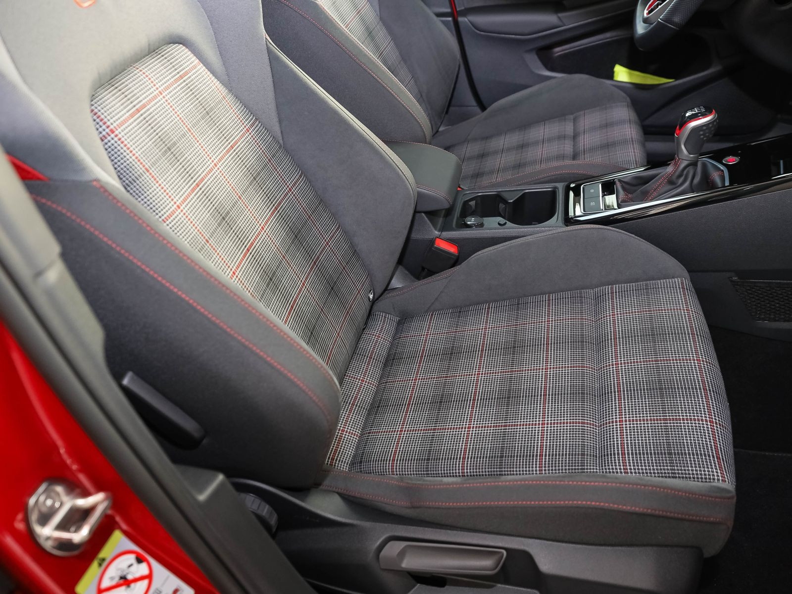 Volkswagen Golf VIII GTI 2.0TSI Navi LED Standhzg Panorama AHK