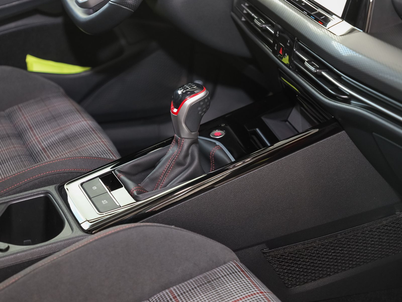 Volkswagen Golf VIII GTI 2.0TSI Navi LED Standhzg Panorama AHK