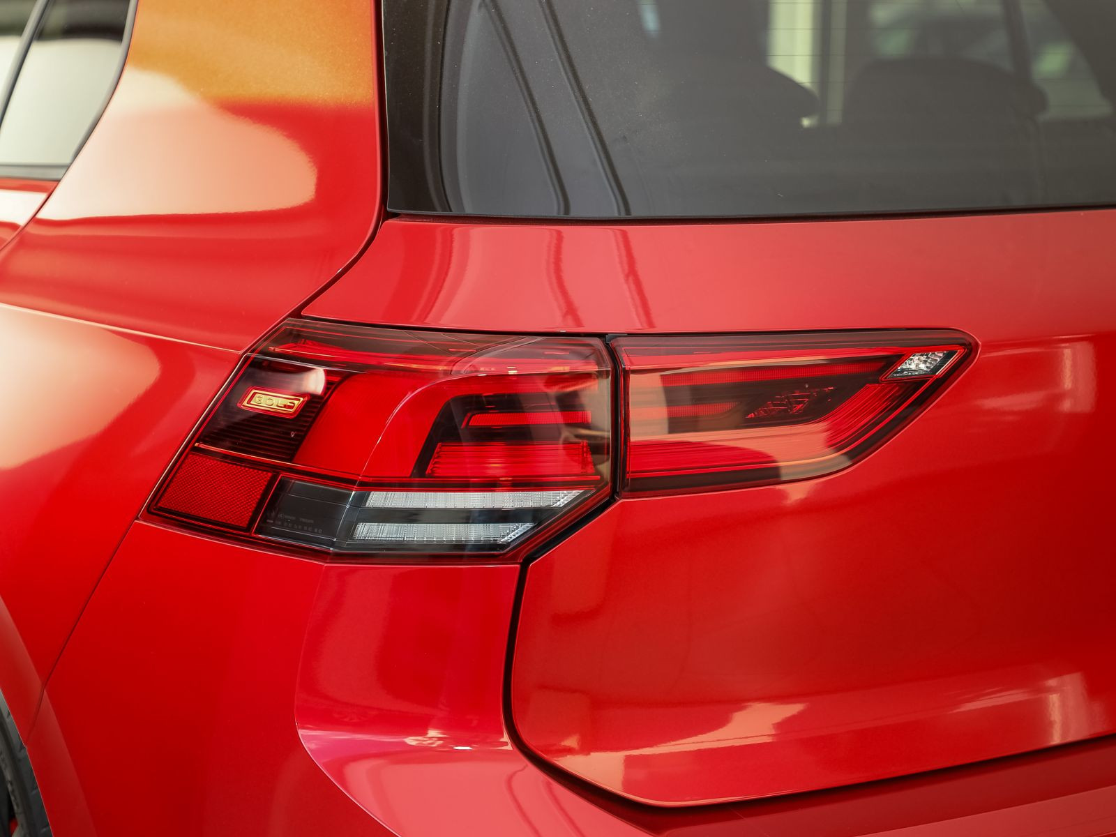 Volkswagen Golf VIII GTI 2.0TSI Navi LED Standhzg Panorama AHK