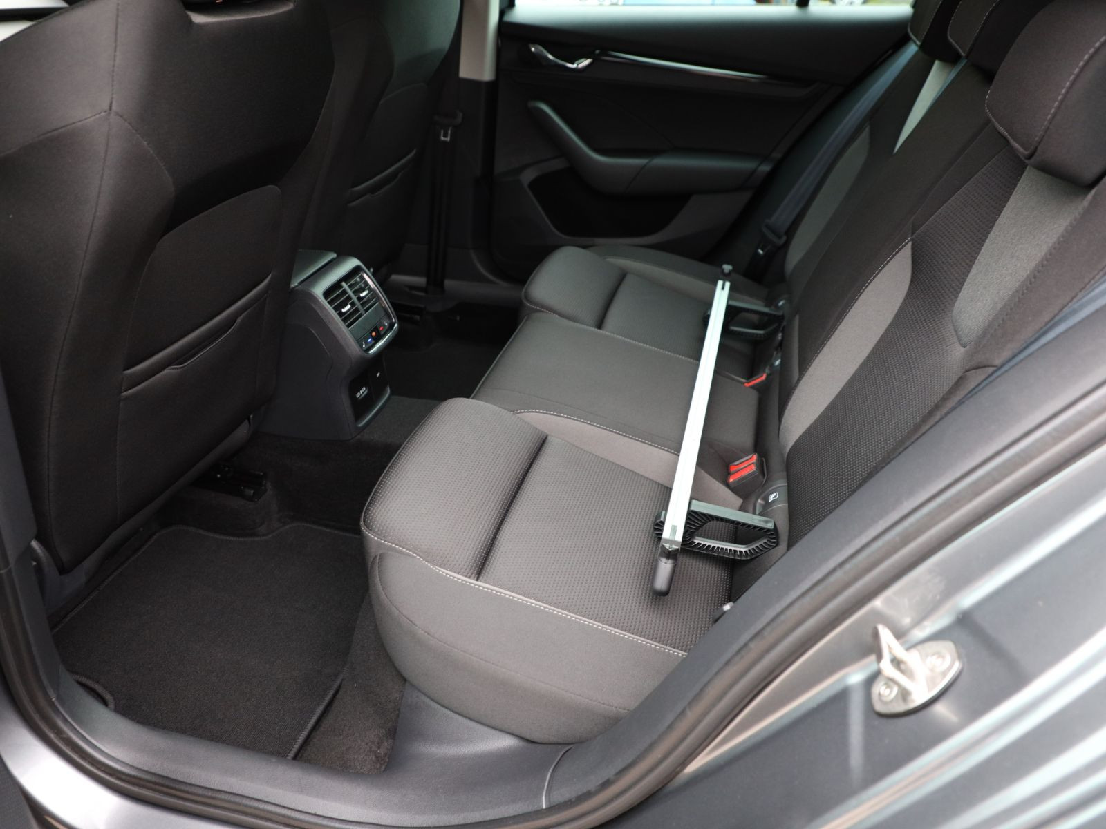Skoda Octavia Combi Ambition 2.0TDI 110kW Navi AHK EPH 16 Zoll