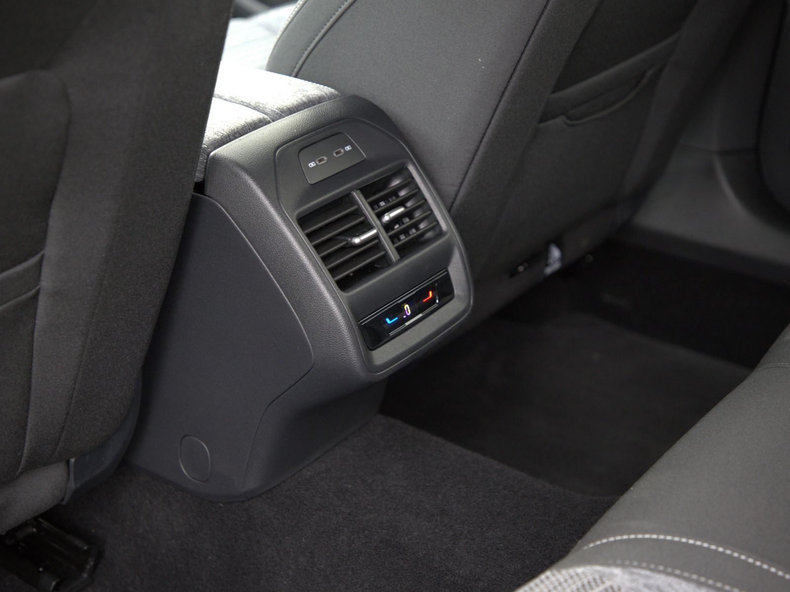Skoda Superb Combi Selection 2.0TDI ACC HuD Navi LED