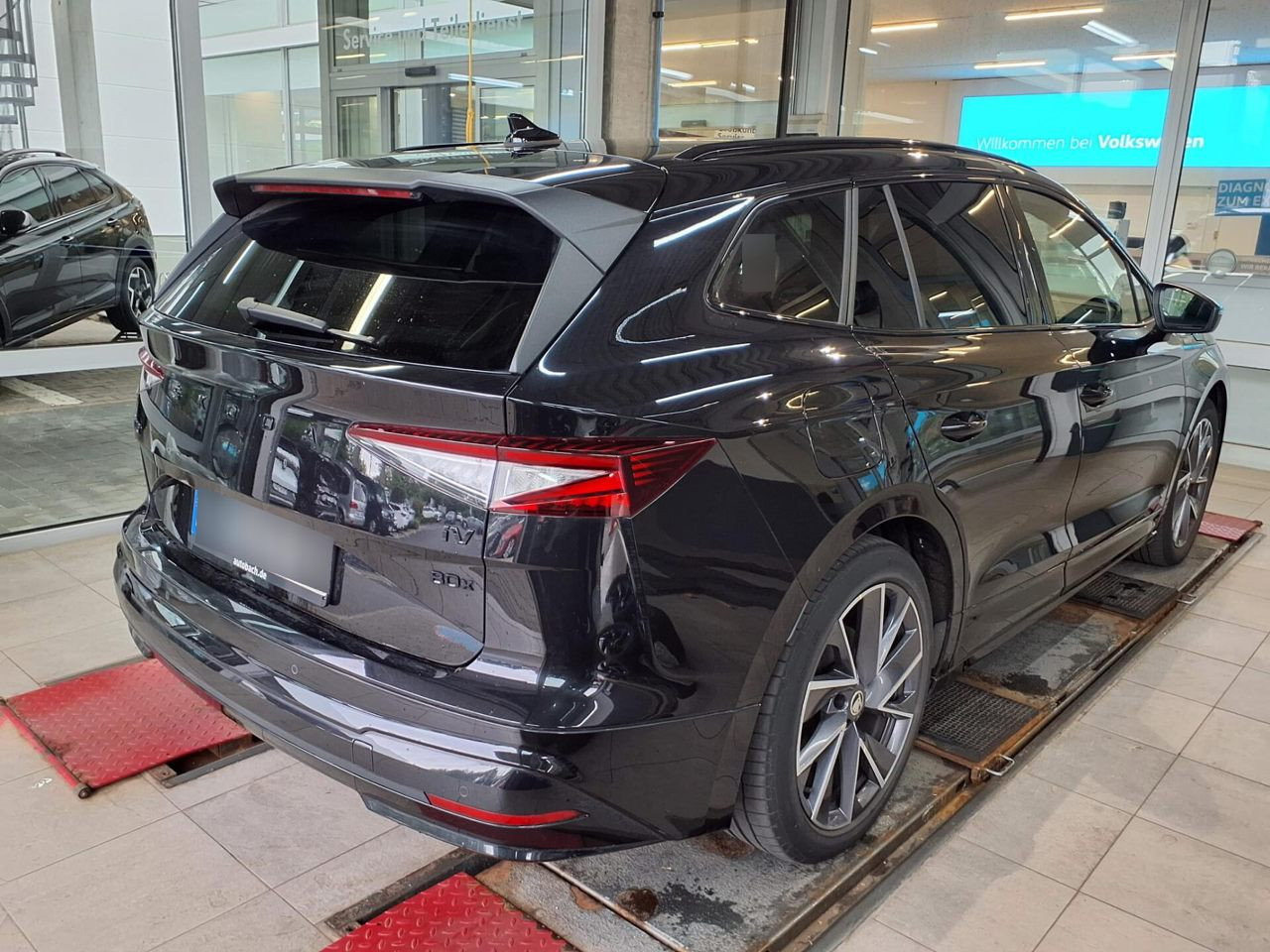 Skoda Enyaq iV HuD Navi LED AHK ACC EPH KESSY