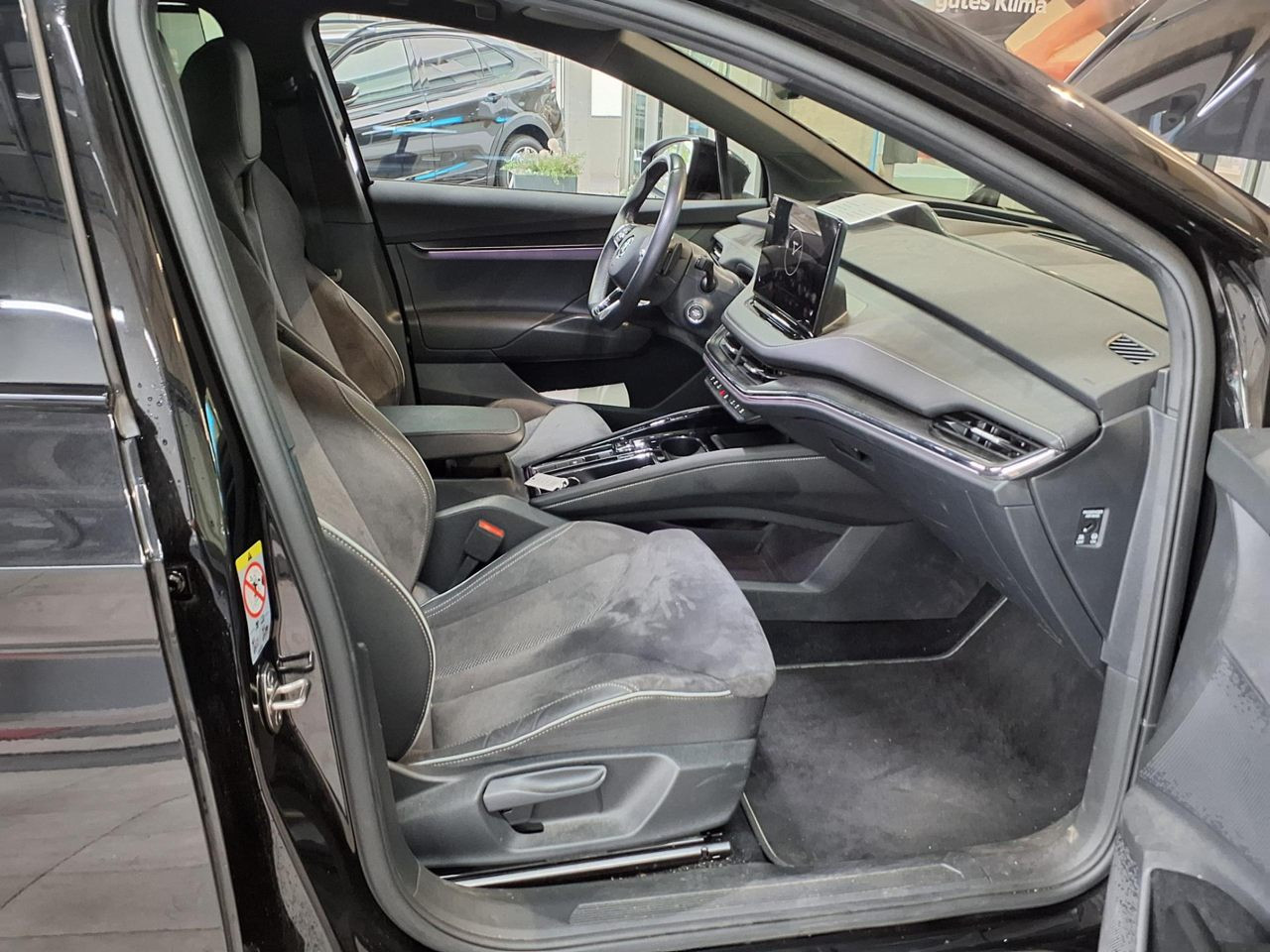 Skoda Enyaq iV HuD Navi LED AHK ACC EPH KESSY