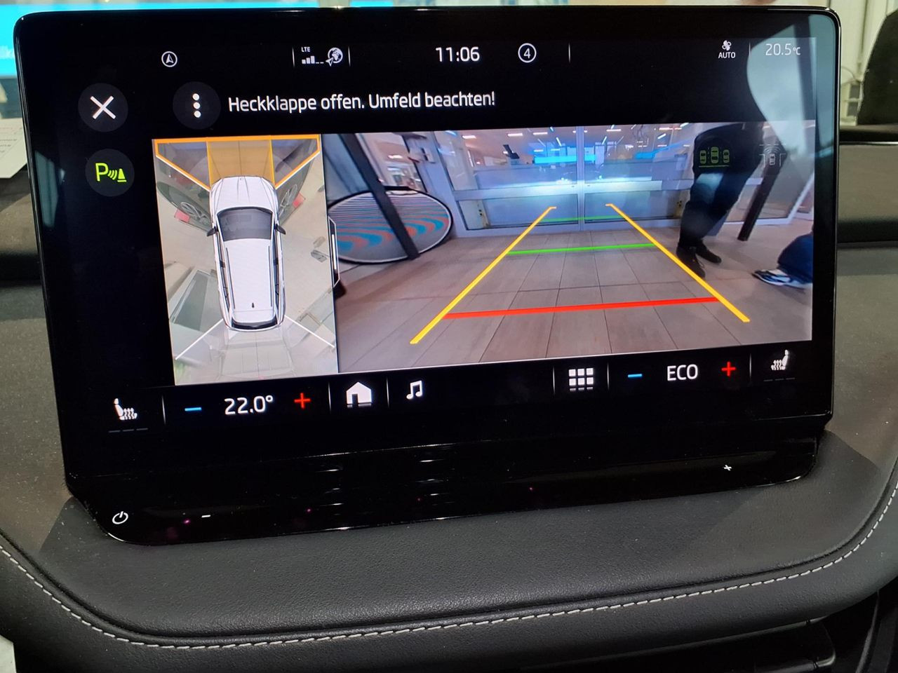 Skoda Enyaq iV HuD Navi LED AHK ACC EPH KESSY