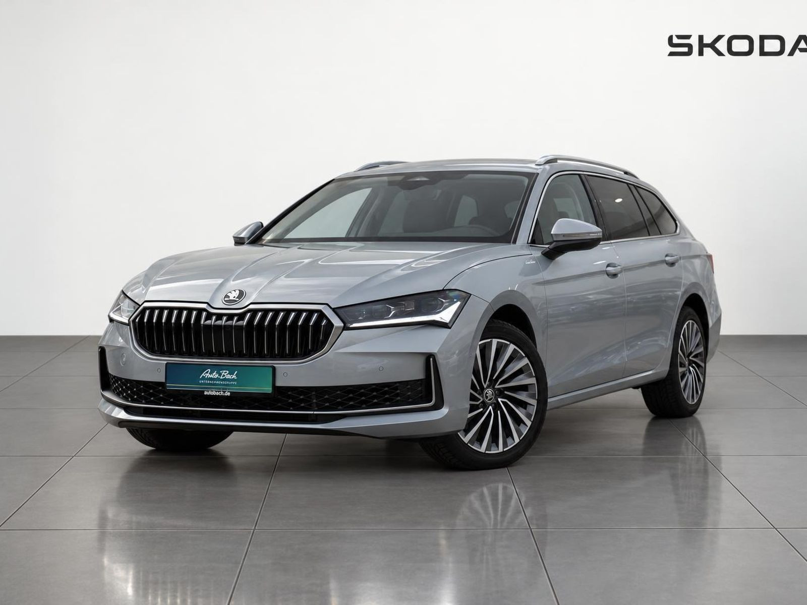Skoda Superb Combi L&K 2.0TSI 4x4 HuD ACC Panorama LED