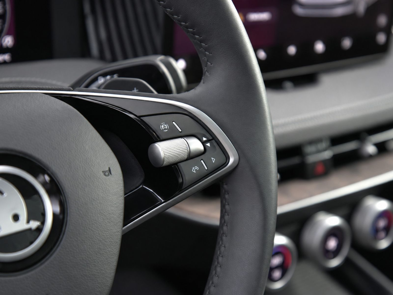 Skoda Superb Combi L&K 2.0TSI 4x4 HuD ACC Panorama LED