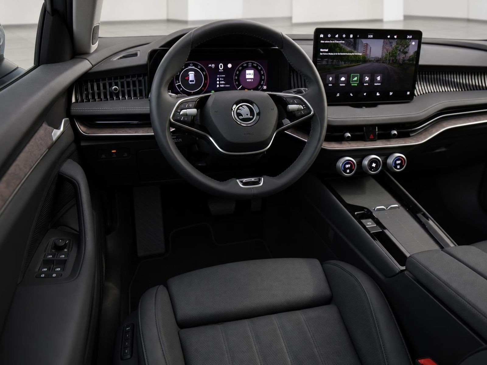 Skoda Superb Combi L&K 2.0TSI 4x4 HuD ACC Panorama LED