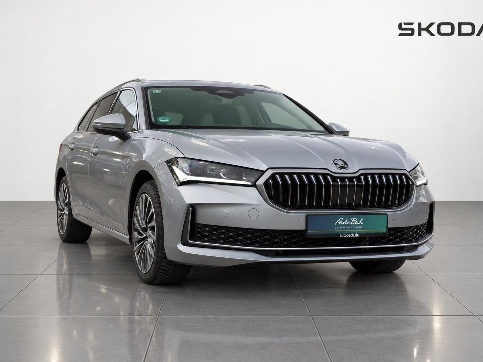 Skoda Superb Combi L&K 2.0TSI 4x4 HuD ACC Panorama LED