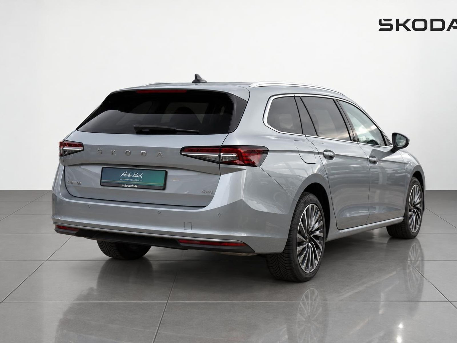 Skoda Superb Combi L&K 2.0TSI 4x4 HuD ACC Panorama LED