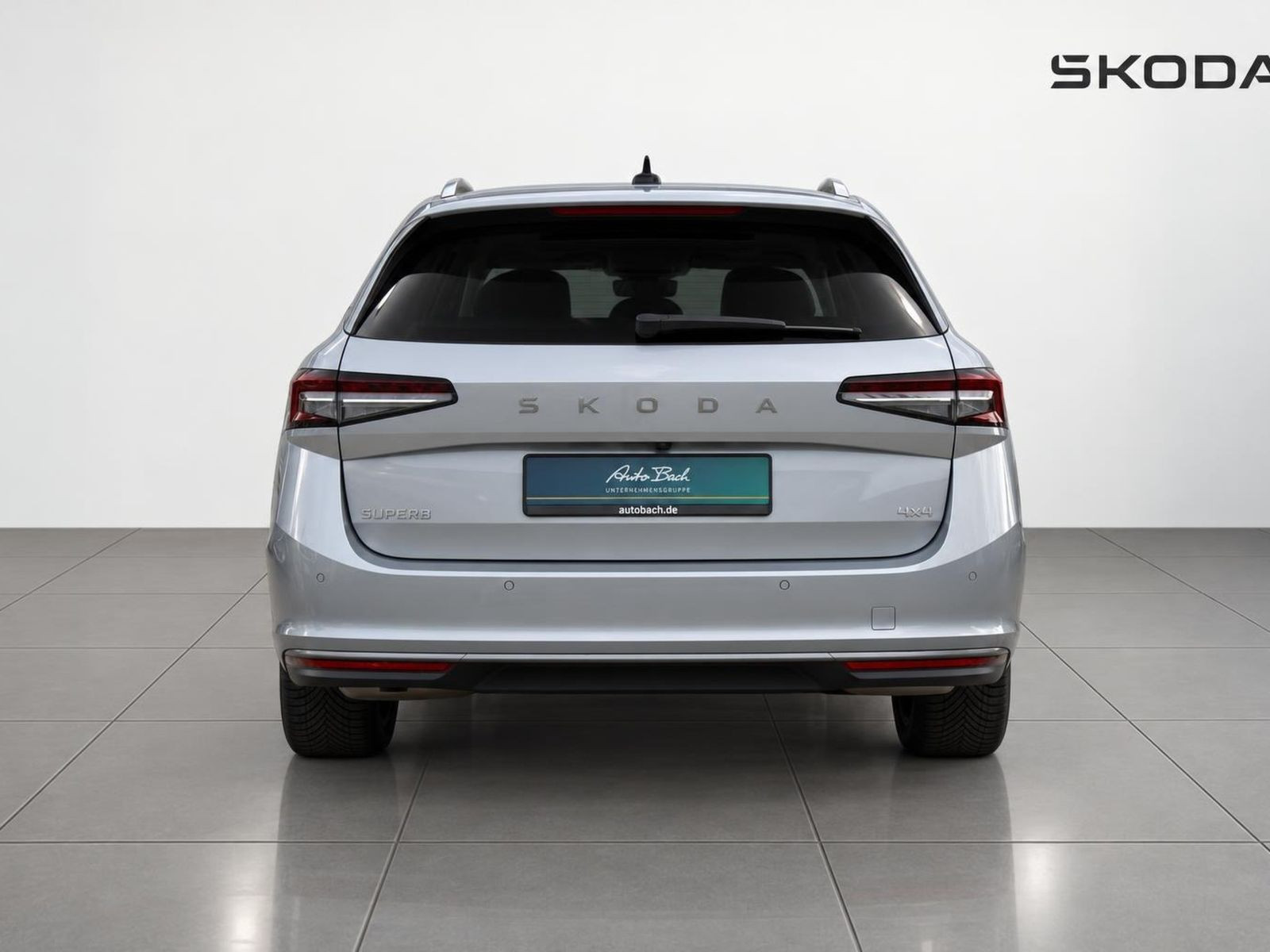 Skoda Superb Combi L&K 2.0TSI 4x4 HuD ACC Panorama LED
