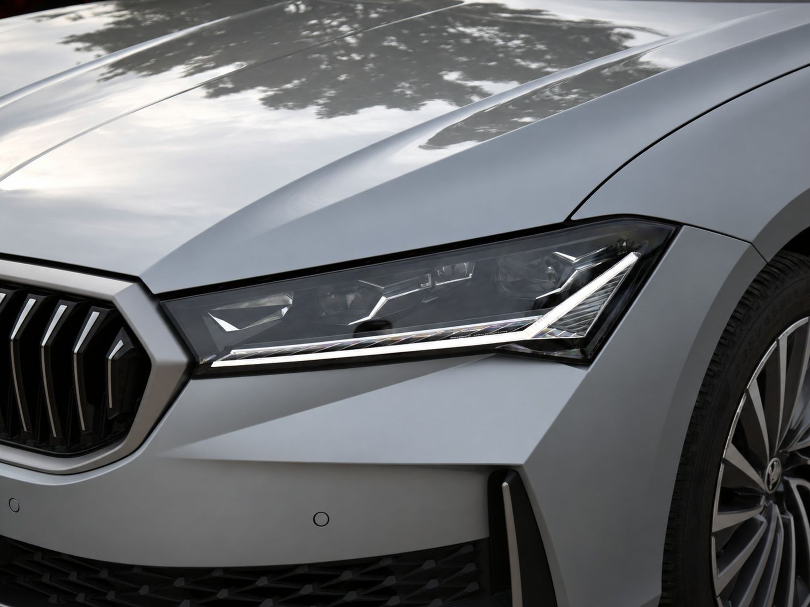 Skoda Superb Combi L&K 2.0TSI 4x4 HuD ACC Panorama LED