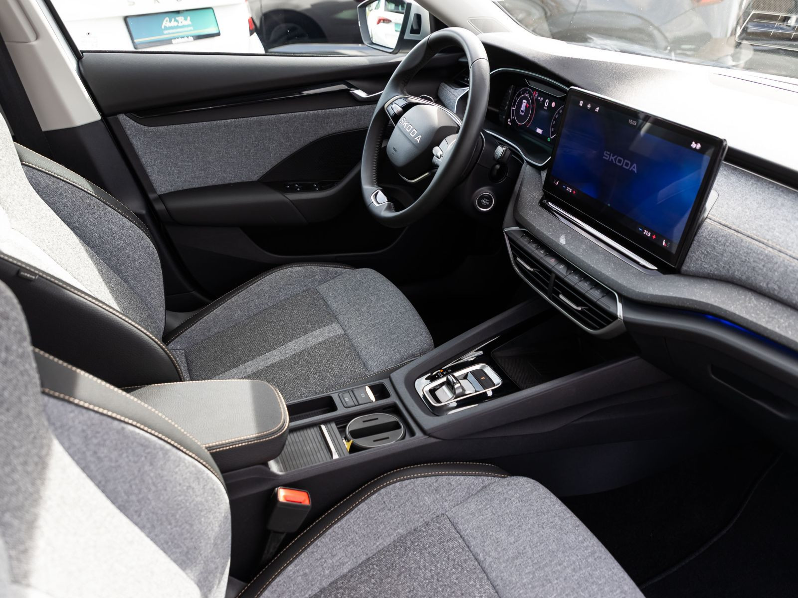 Skoda Octavia Combi Selection 2.0TDI LED ACC AHK Navi