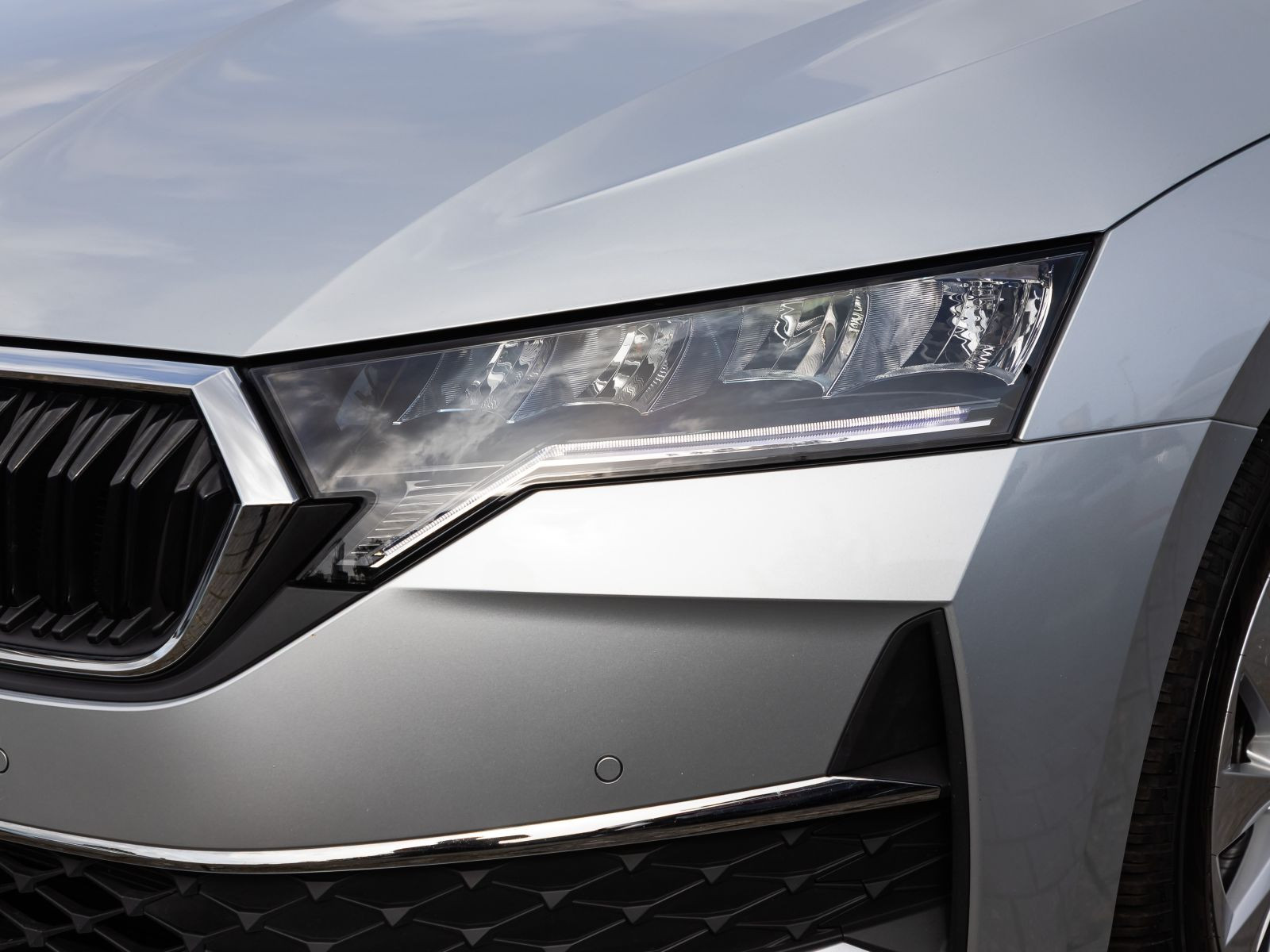 Skoda Octavia Combi Selection 2.0TDI LED ACC AHK Navi