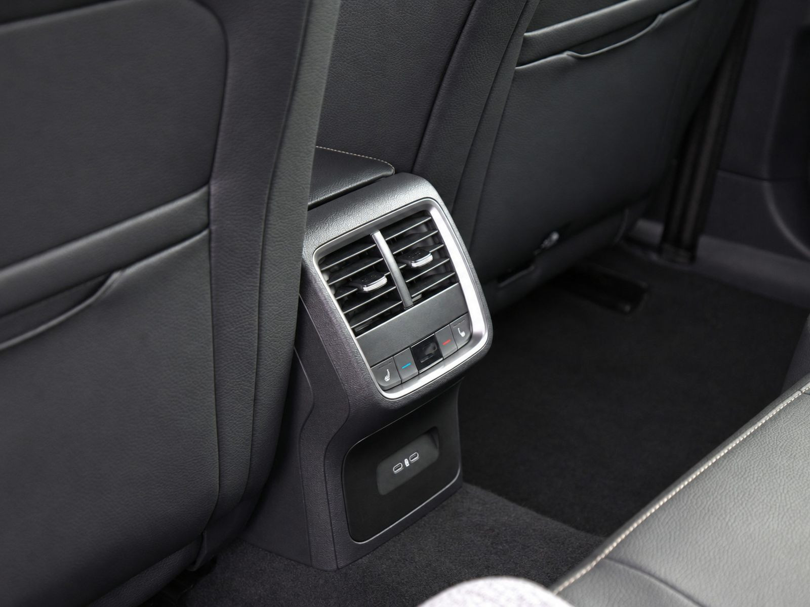 Skoda Octavia Combi Tour 2.0 TDI Navi LED HuD ACC
