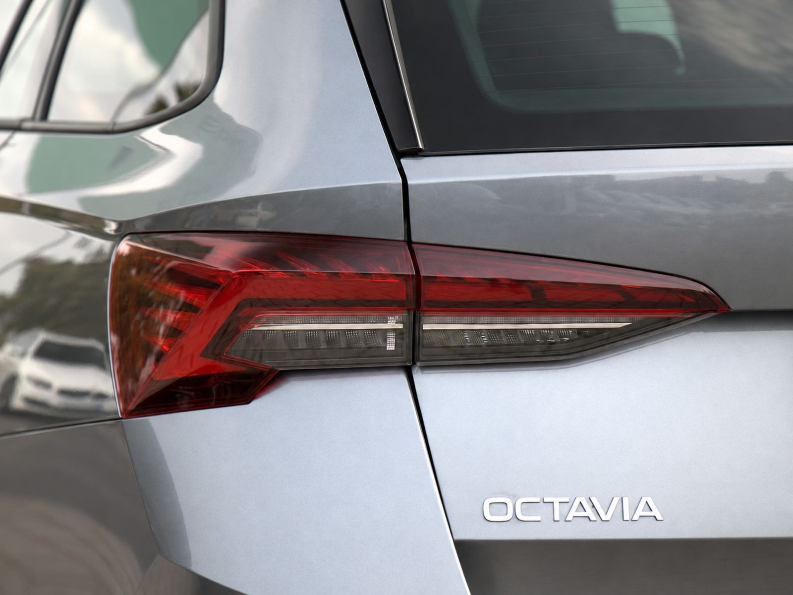 Skoda Octavia Combi Tour 2.0 TDI Navi LED HuD ACC