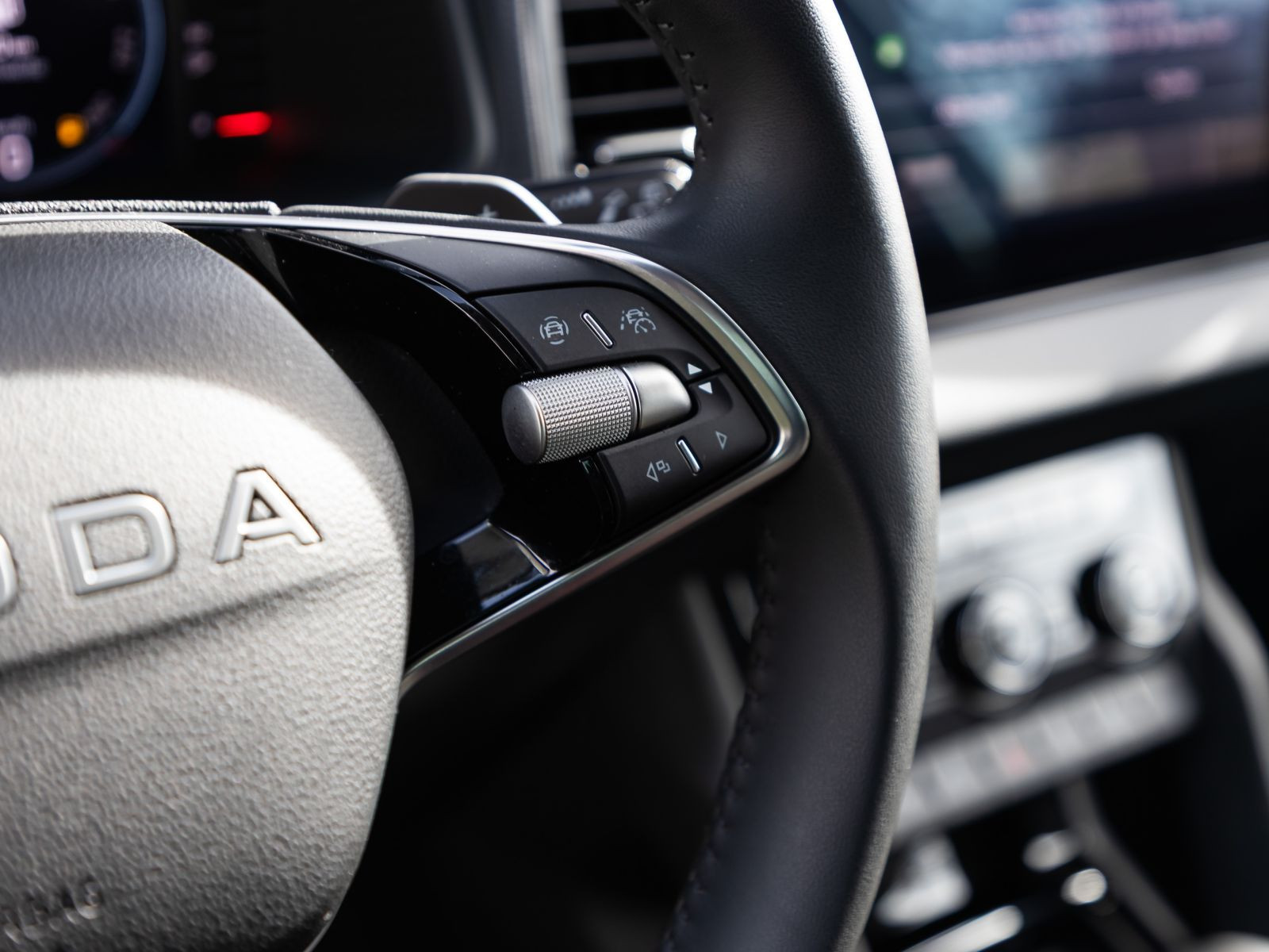 Skoda Karoq Tour 2.0 TDI 110kW  LED ACC Navi AHK EPH