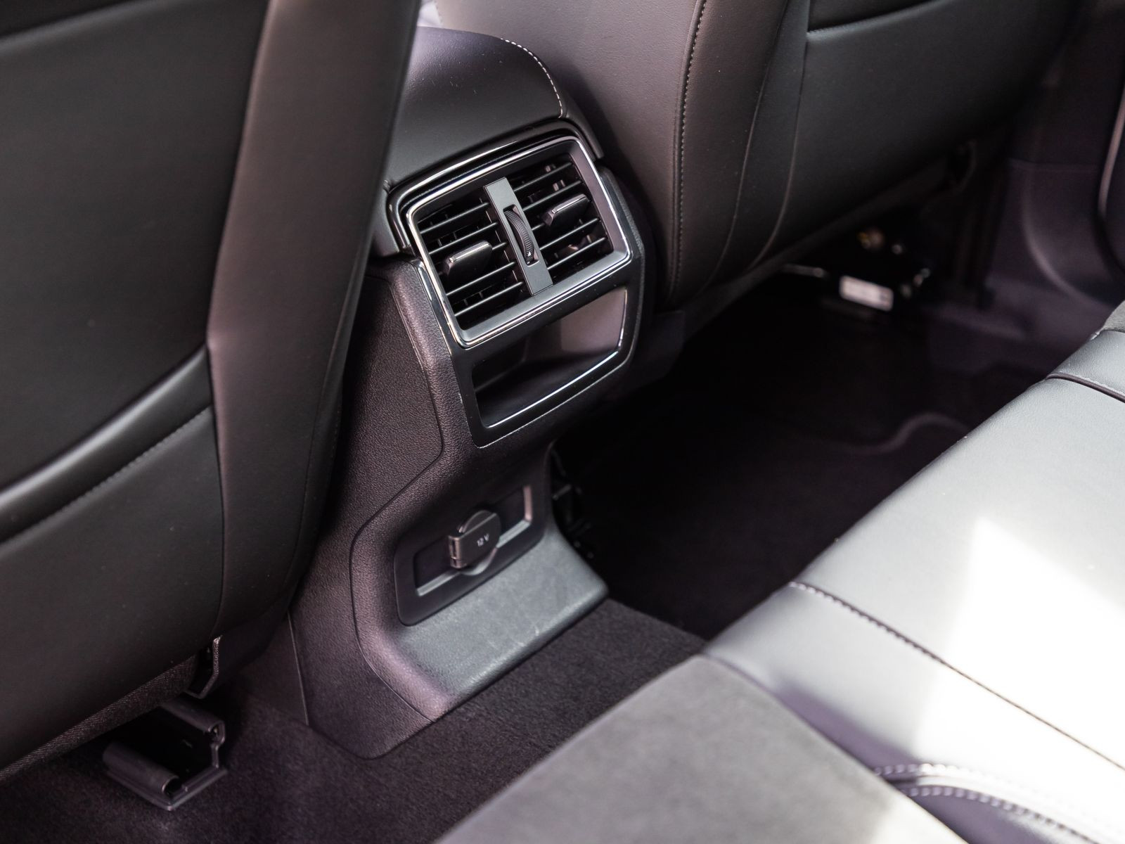 Skoda Karoq Tour 2.0 TDI 110kW  LED ACC Navi AHK EPH