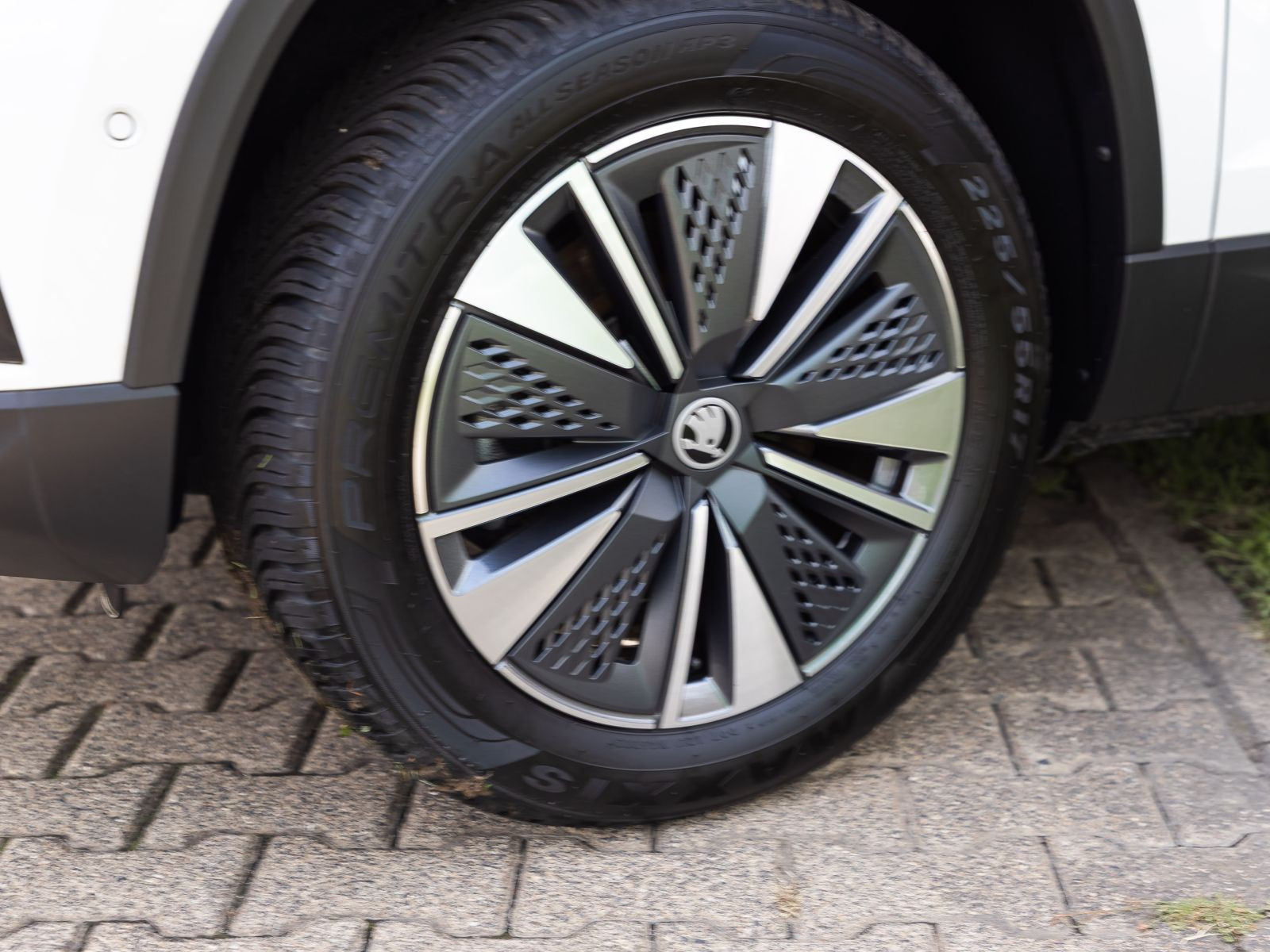 Skoda Karoq Tour 2.0 TDI 110kW  LED ACC Navi AHK EPH