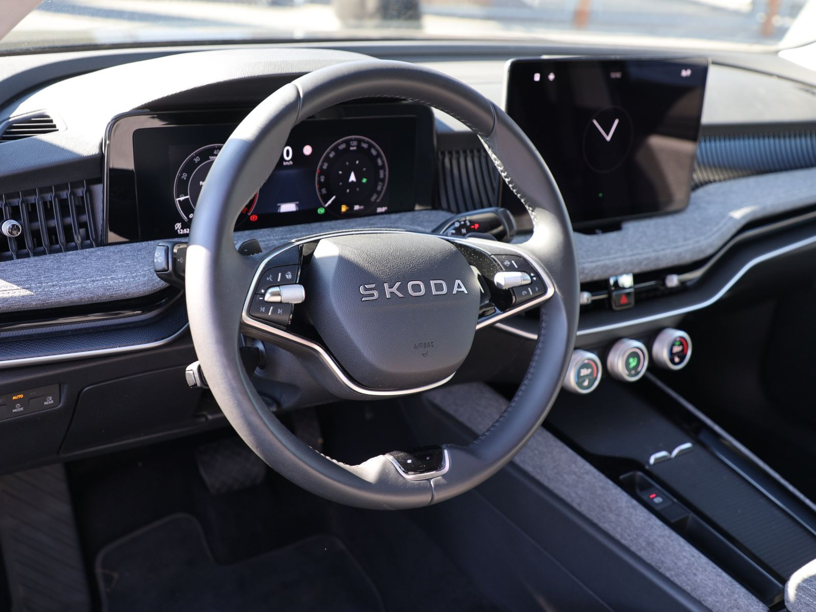 Skoda Superb Combi Selection 2.0 TDI LED ACC Navi AHK