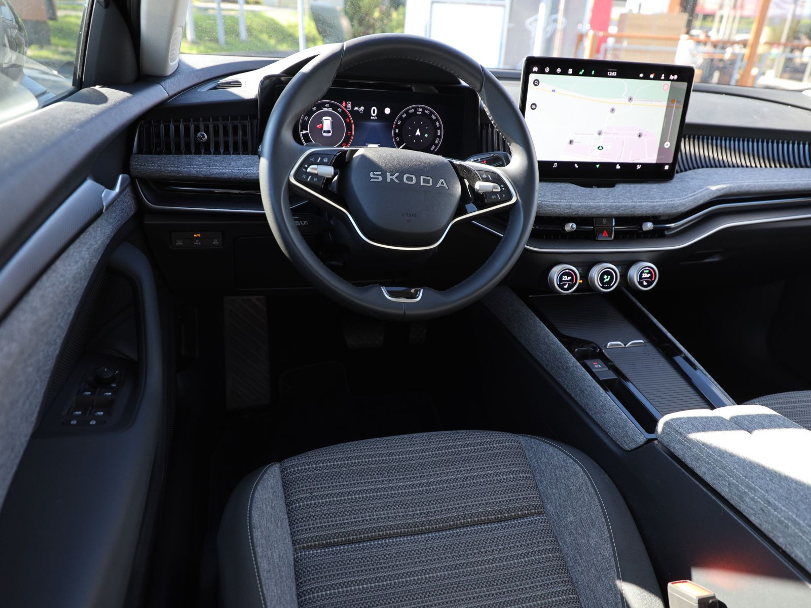 Skoda Superb Combi Selection 2.0 TDI LED ACC Navi AHK