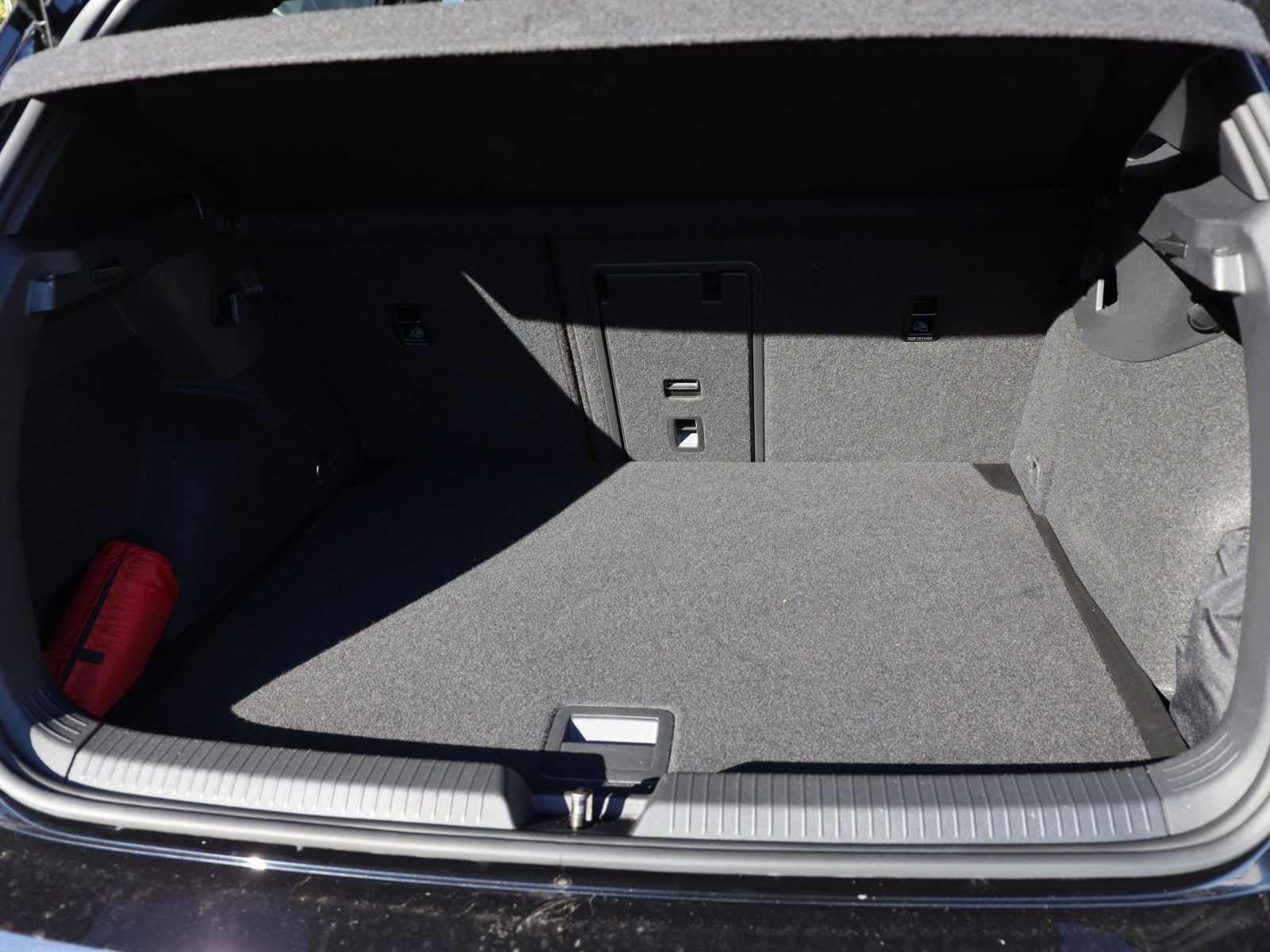 Volkswagen Golf VIII GTI 2.0 TSI DSG, Panoramadach, LED-Matrix, Soundsystem, Navi, Rückfahrkamera