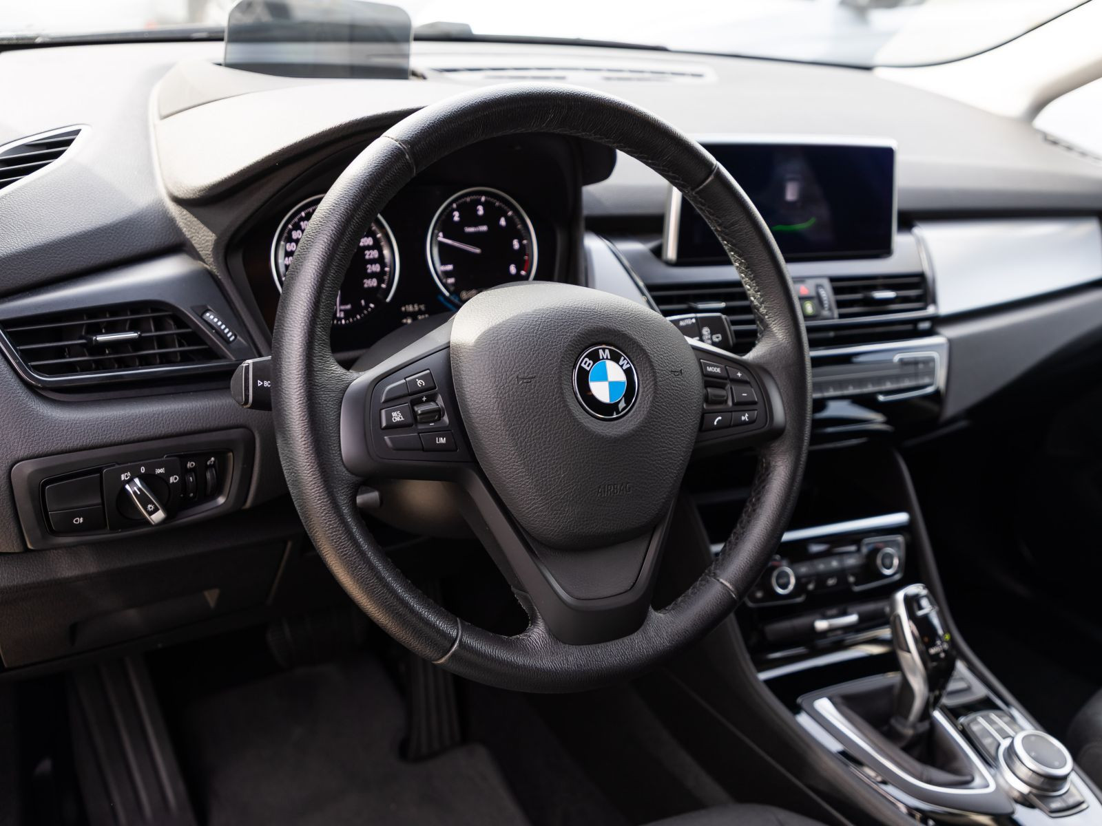 BMW Avtive Tourer 218d Advantage 110kW AHK NAVI