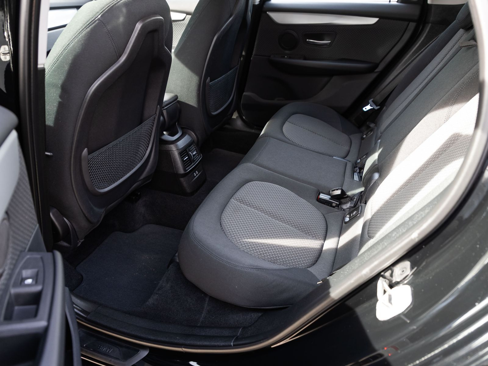 BMW Avtive Tourer 218d Advantage 110kW AHK NAVI