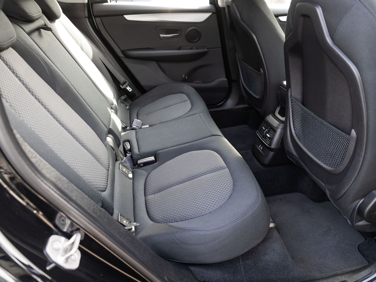 BMW Avtive Tourer 218d Advantage 110kW AHK NAVI