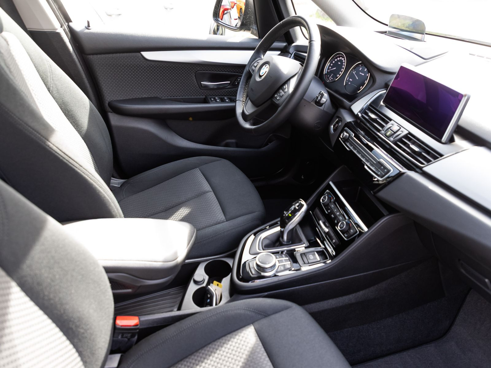 BMW Avtive Tourer 218d Advantage 110kW AHK NAVI
