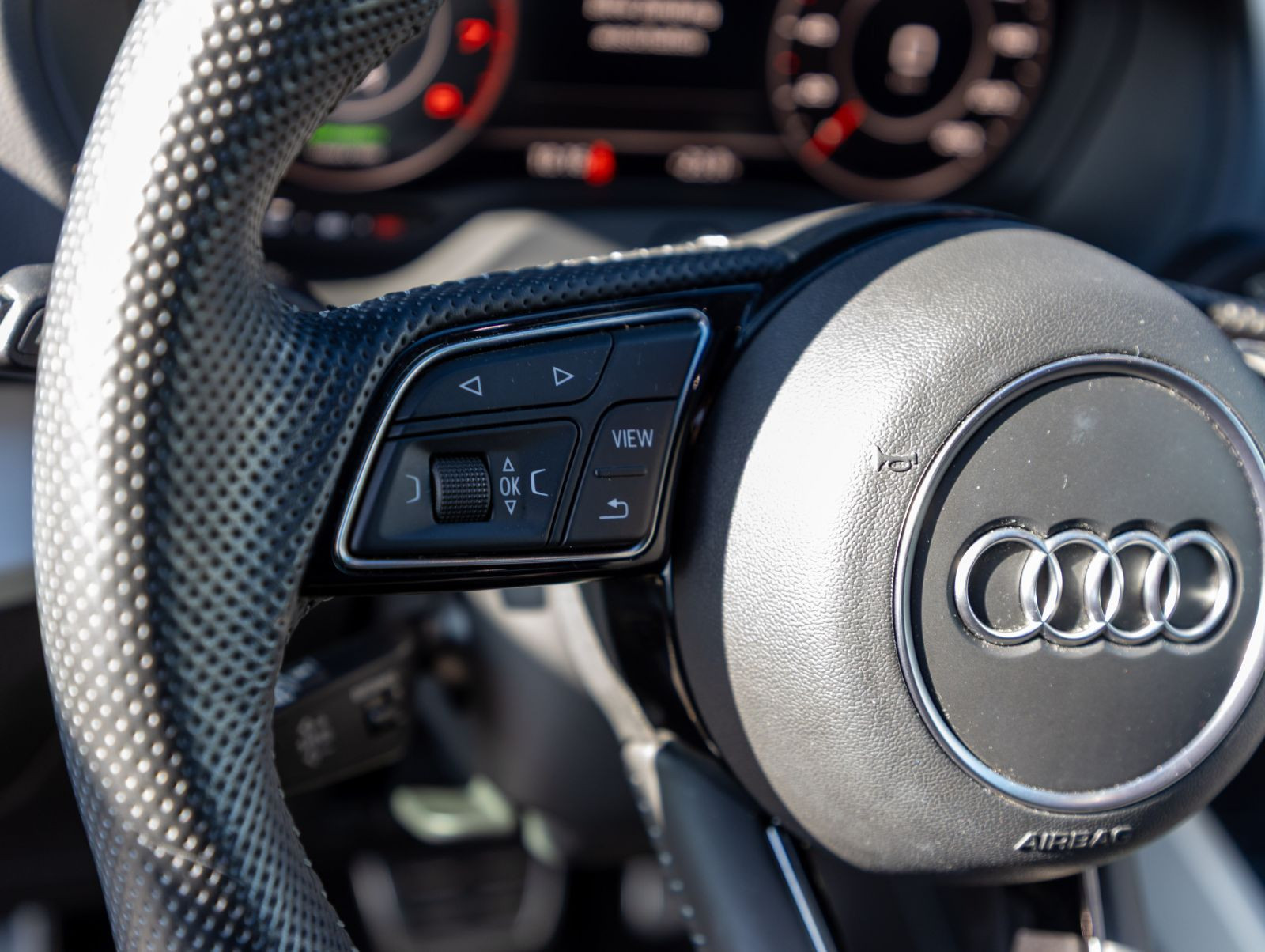 Audi Q2 S line 35TFSI Stronic Navi LED ACC DAB EPH