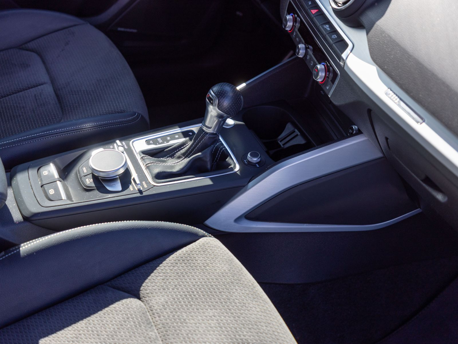 Audi Q2 S line 35TFSI Stronic Navi LED ACC DAB EPH
