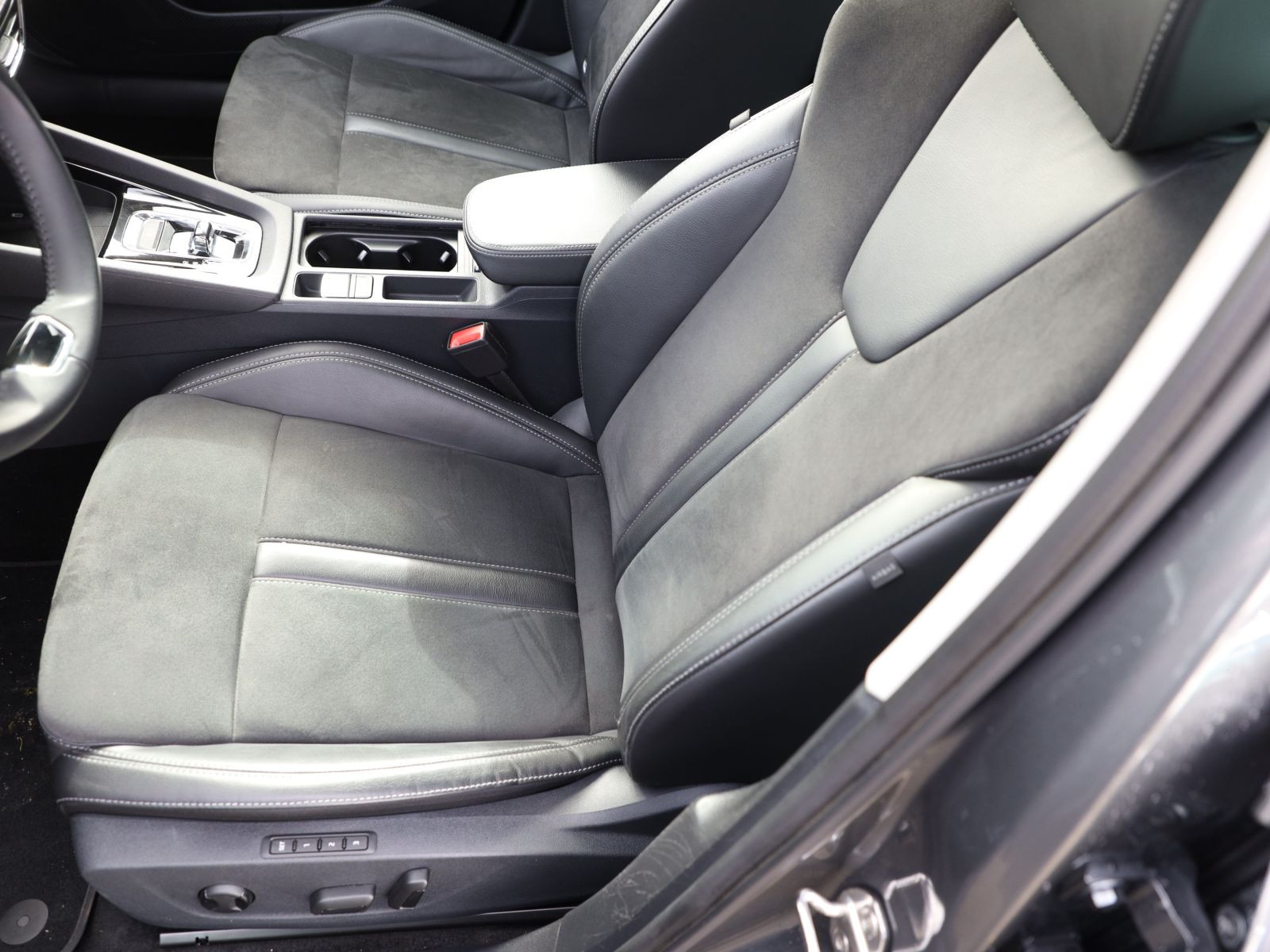 Skoda Octavia Combi Style 1.4TSI IV Navi LED HuD Panorama