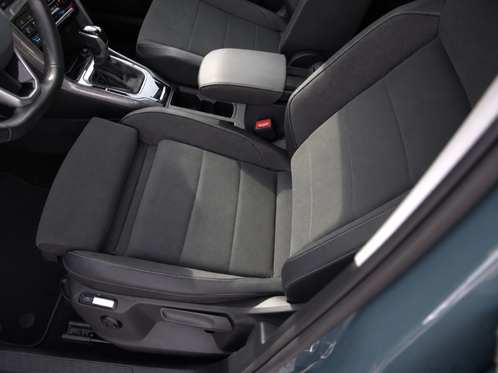 Volkswagen T-Roc 1.5 TSI DSG Style, Navi, LED, AHK, App-Connect