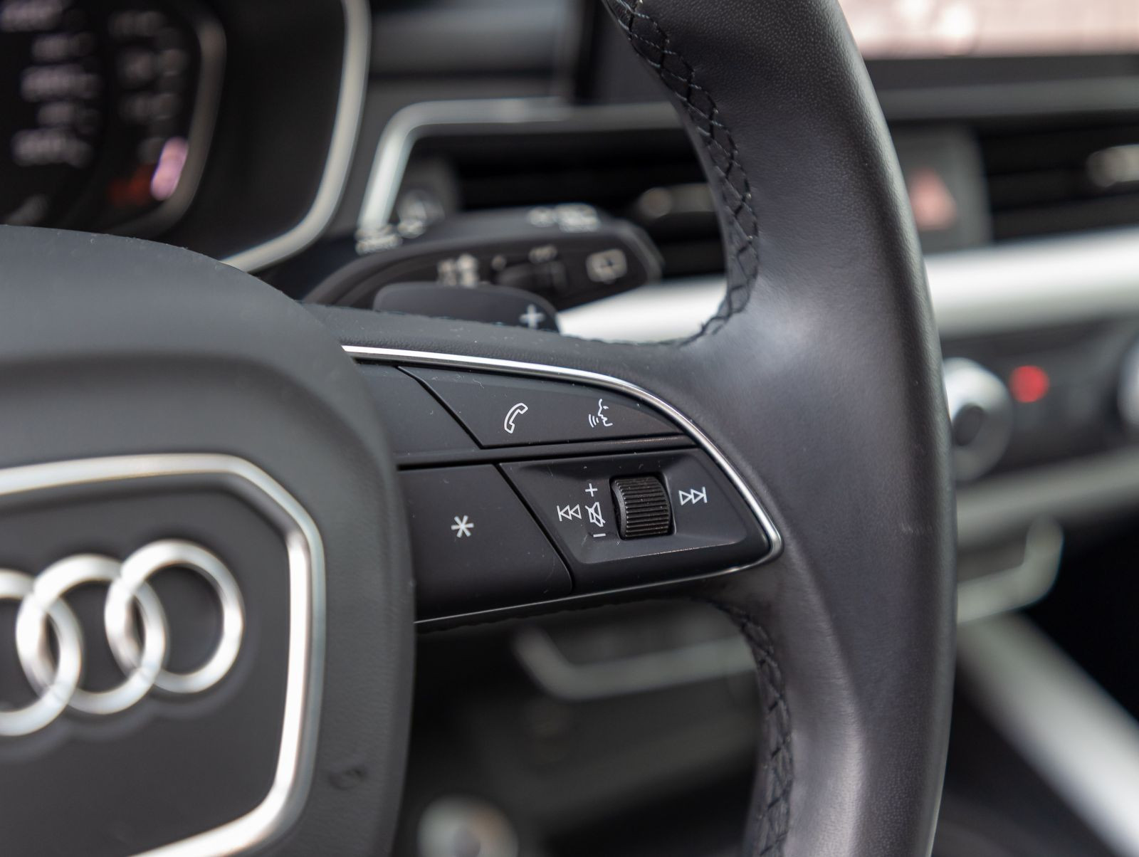 Audi A4 Avant 40TDI Stronic Navi LED ACC Panorama B&O